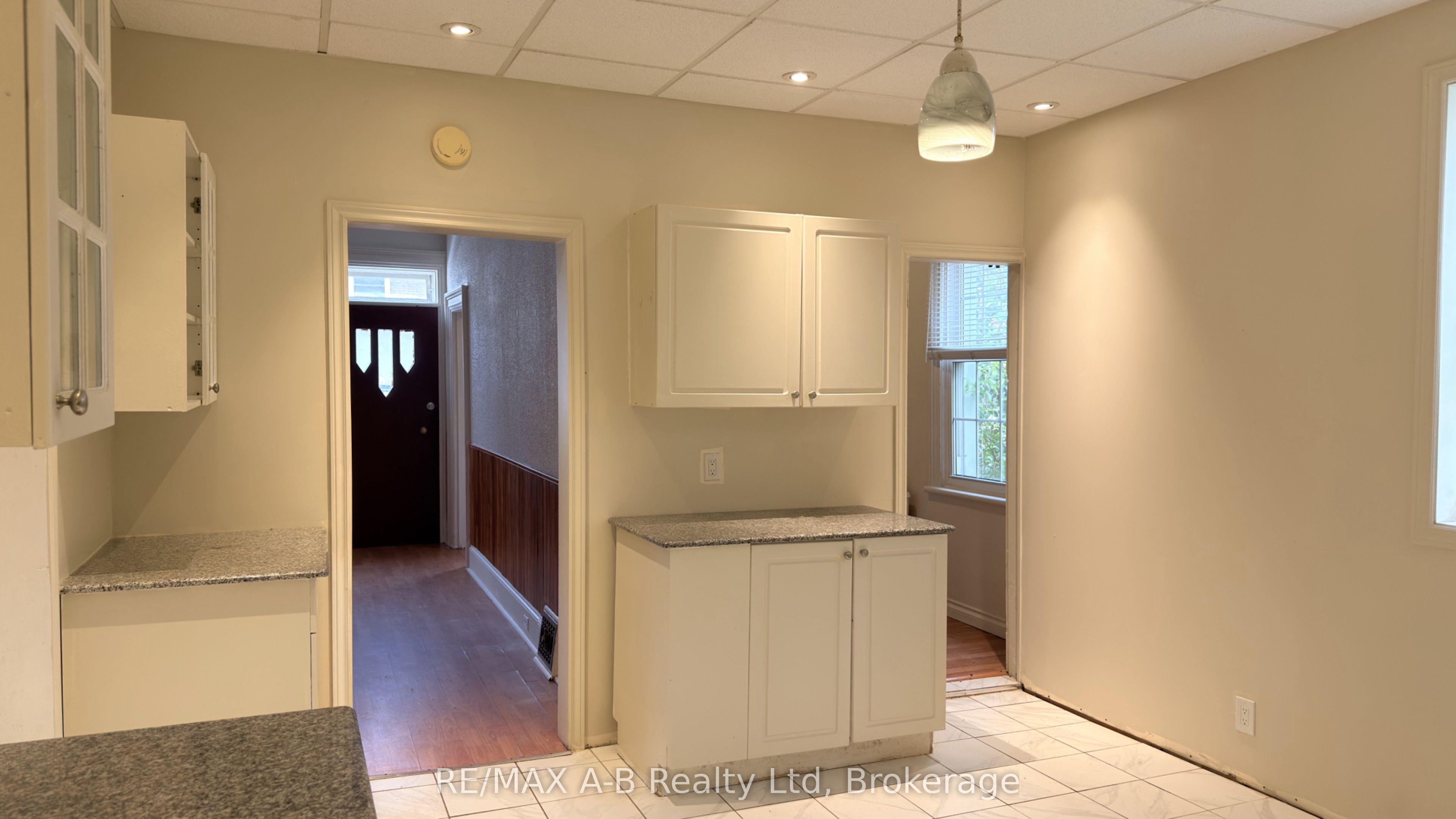 21 Henry Street Property Photo 7
