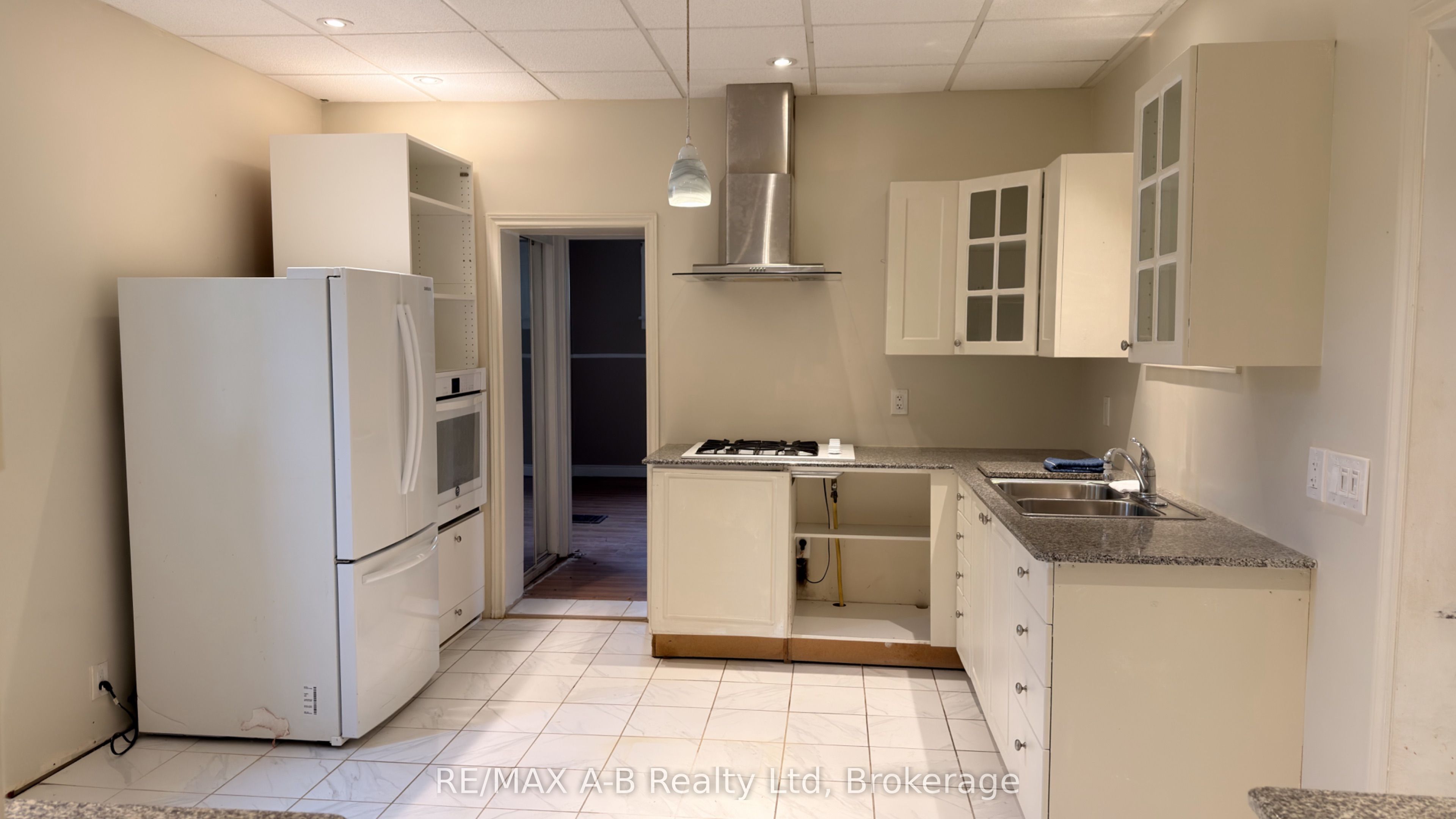 21 Henry Street Property Photo 8