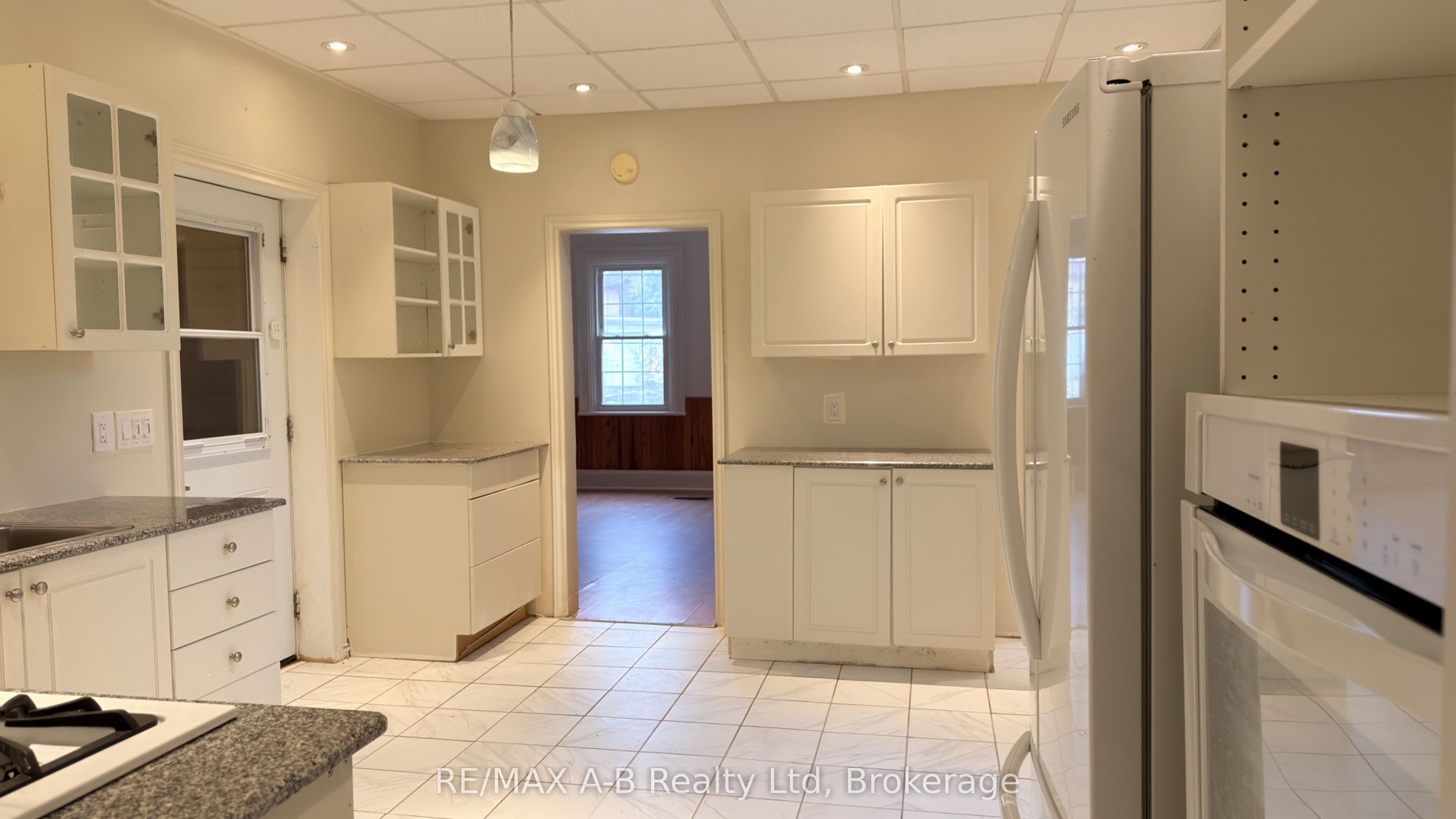 21 Henry Street Property Photo 10