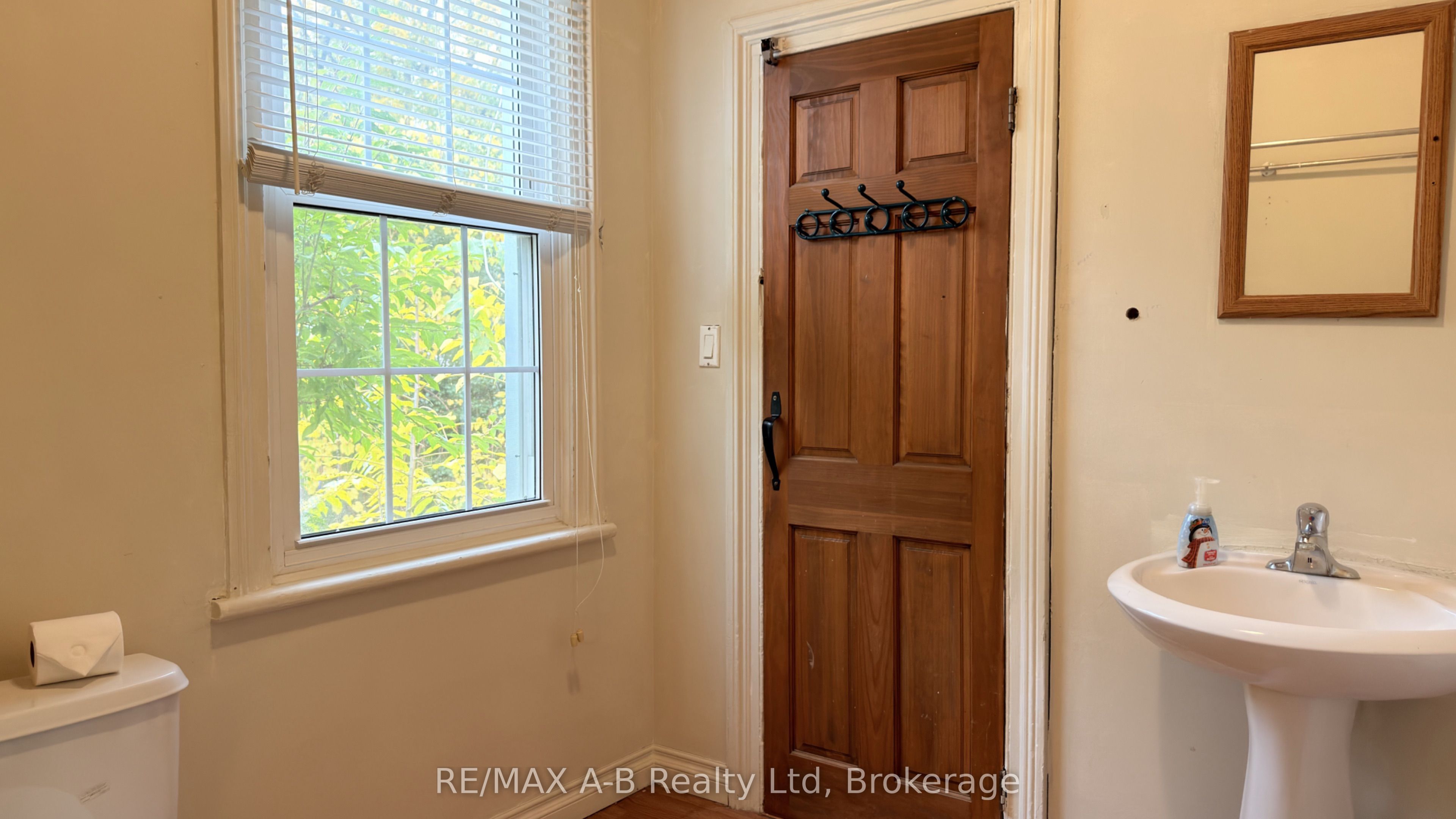 21 Henry Street Property Photo 13