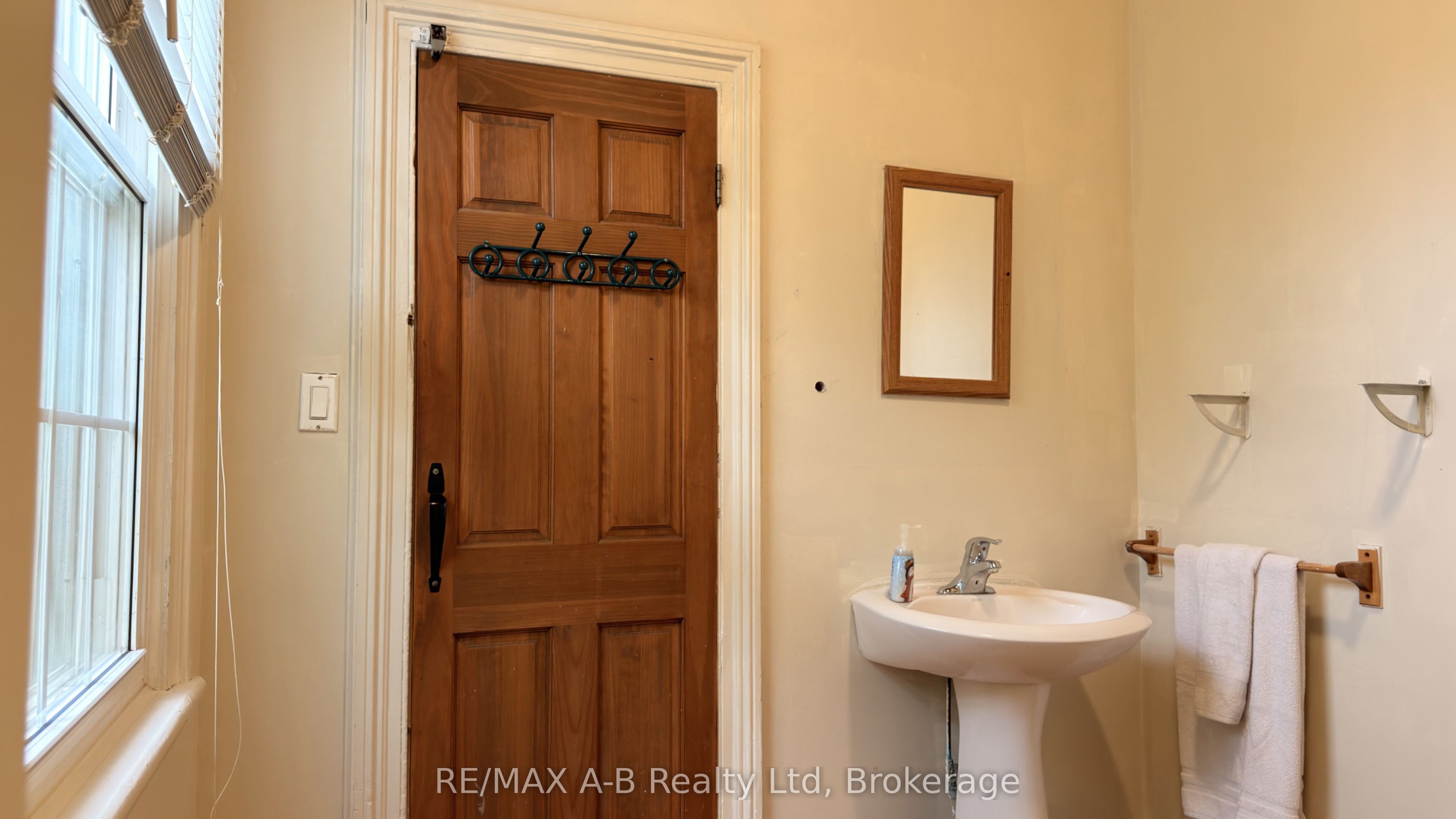 21 Henry Street Property Photo 14