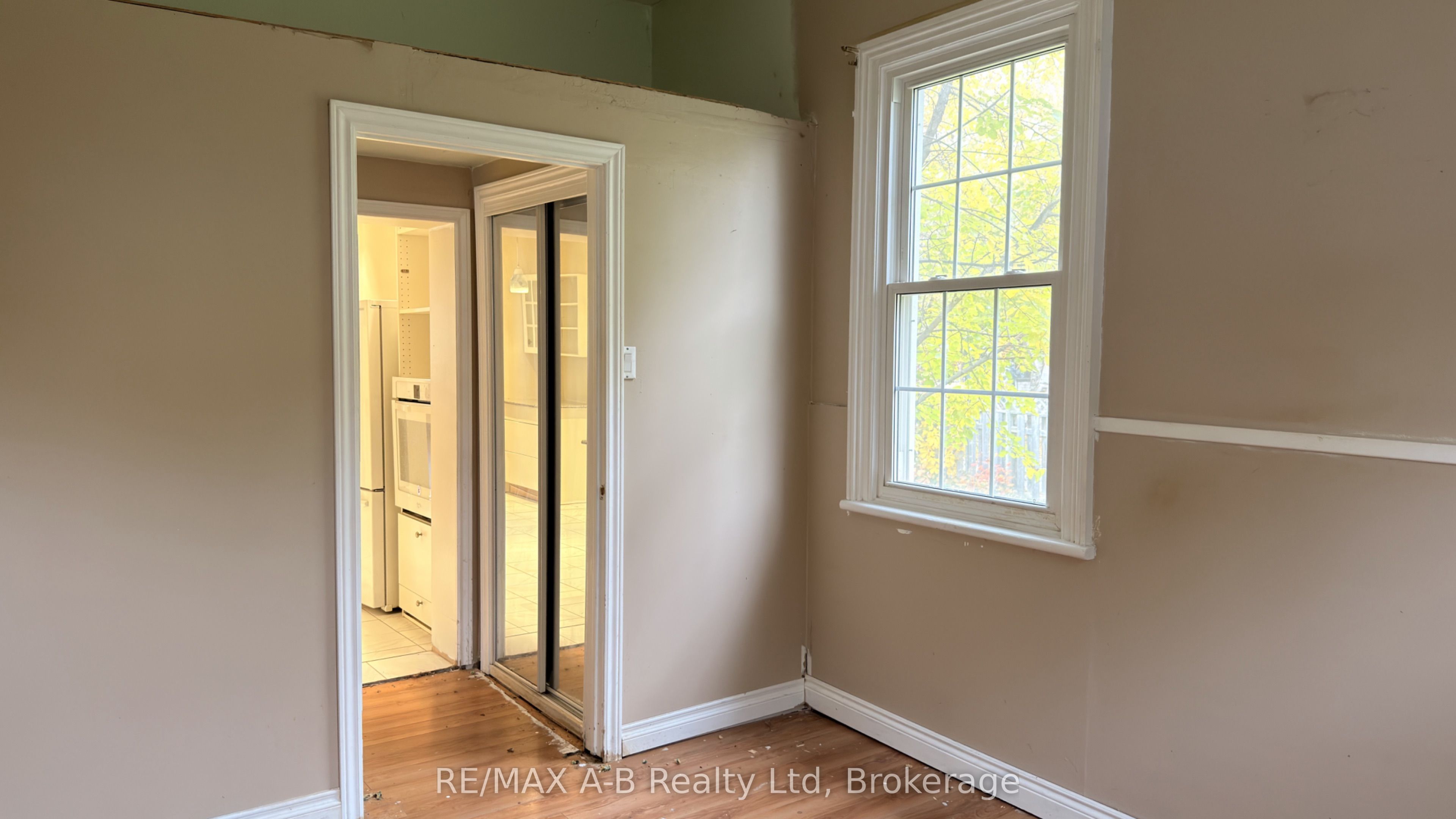 21 Henry Street Property Photo 18