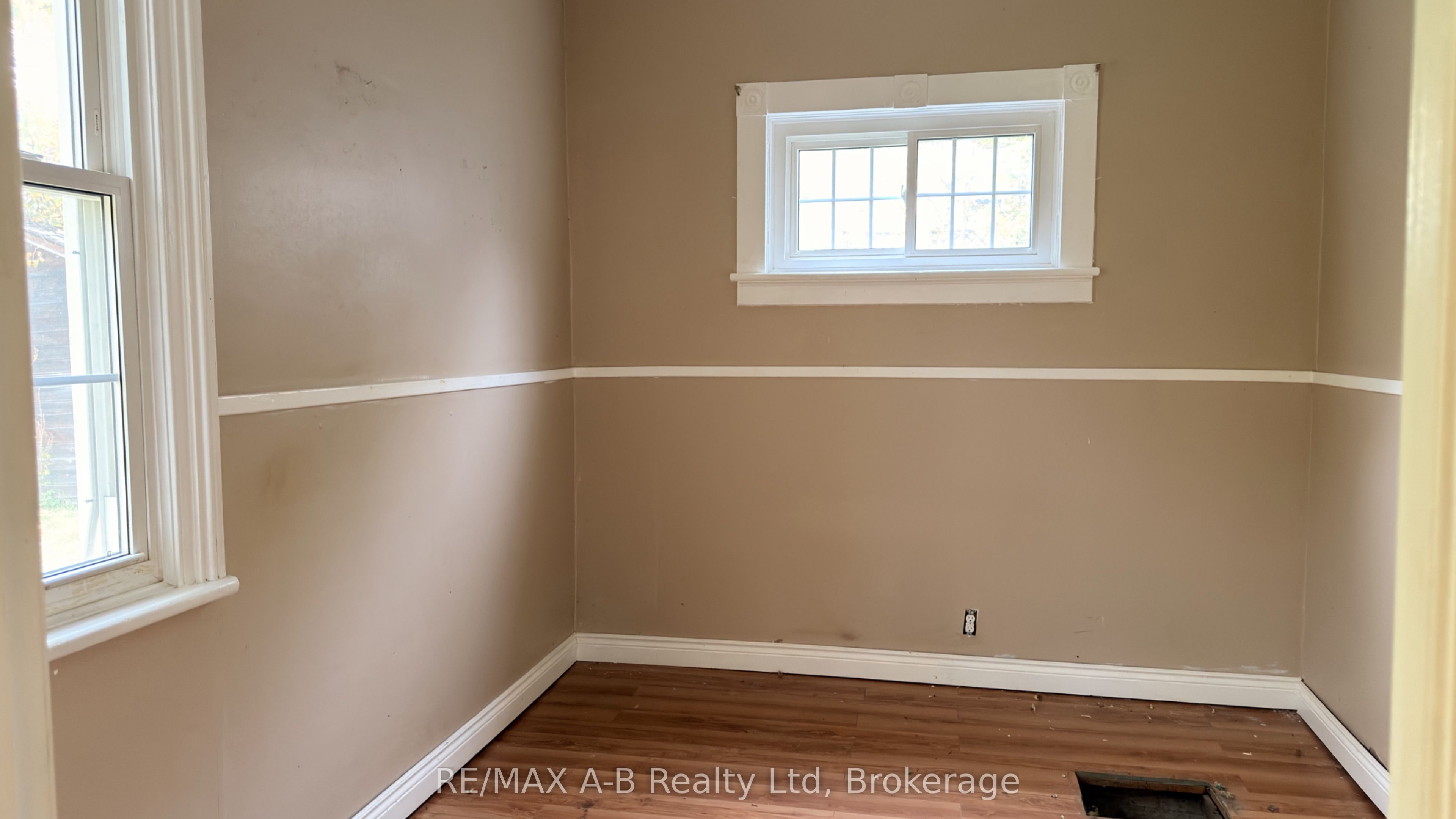 21 Henry Street Property Photo 19
