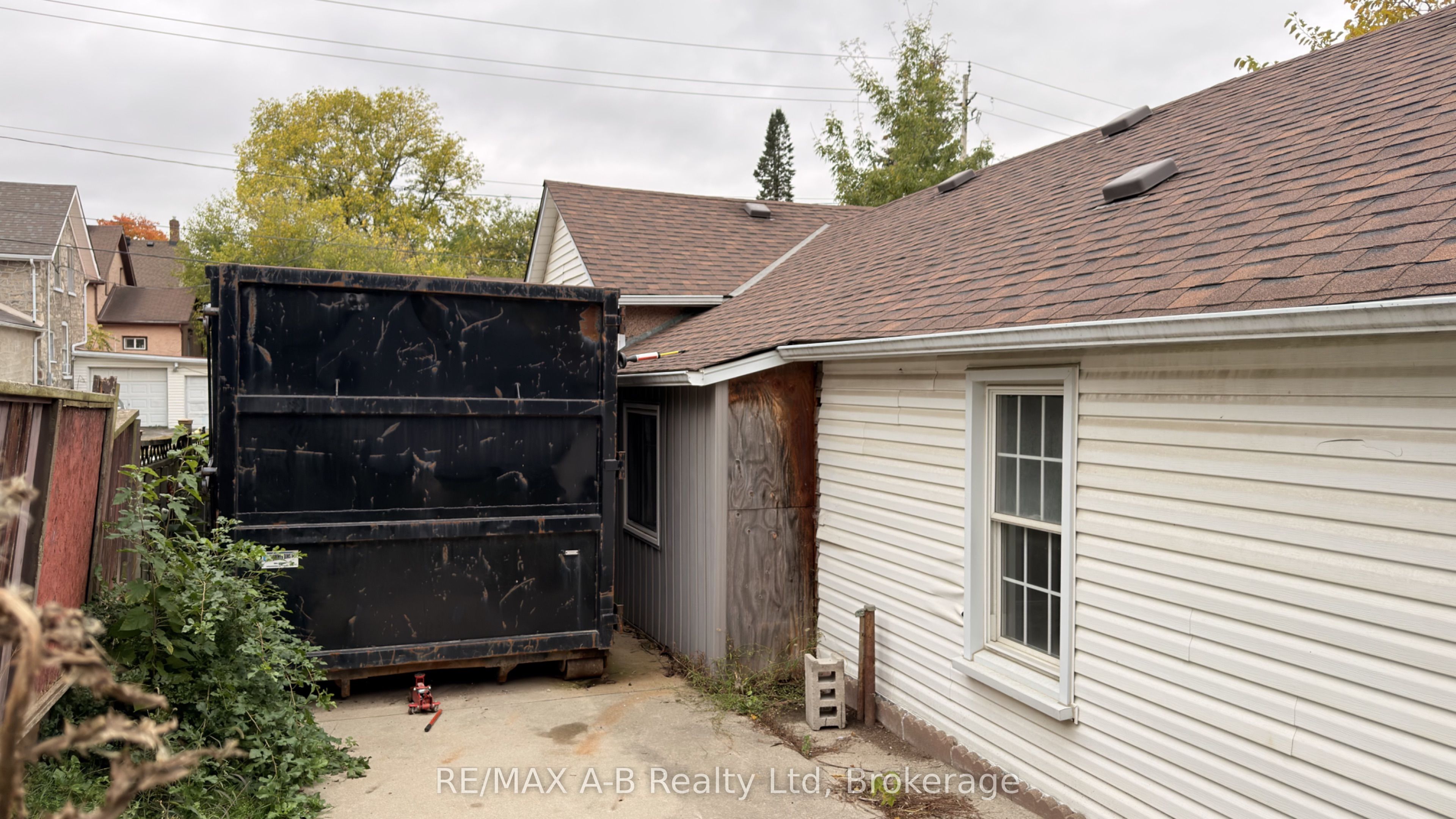 21 Henry Street Property Photo 25