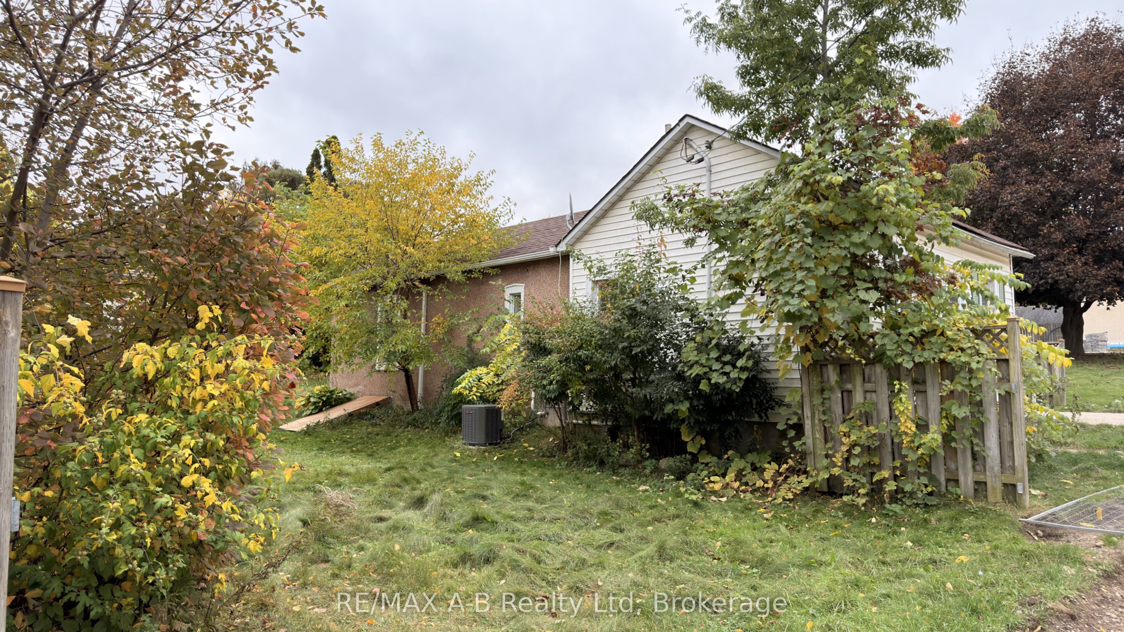 21 Henry Street Property Photo 32