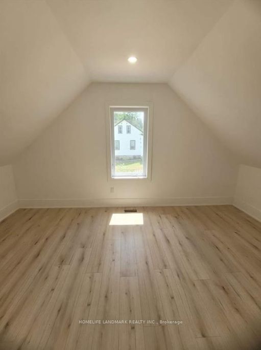 33 Bobcaygeon Road Property Photo 14