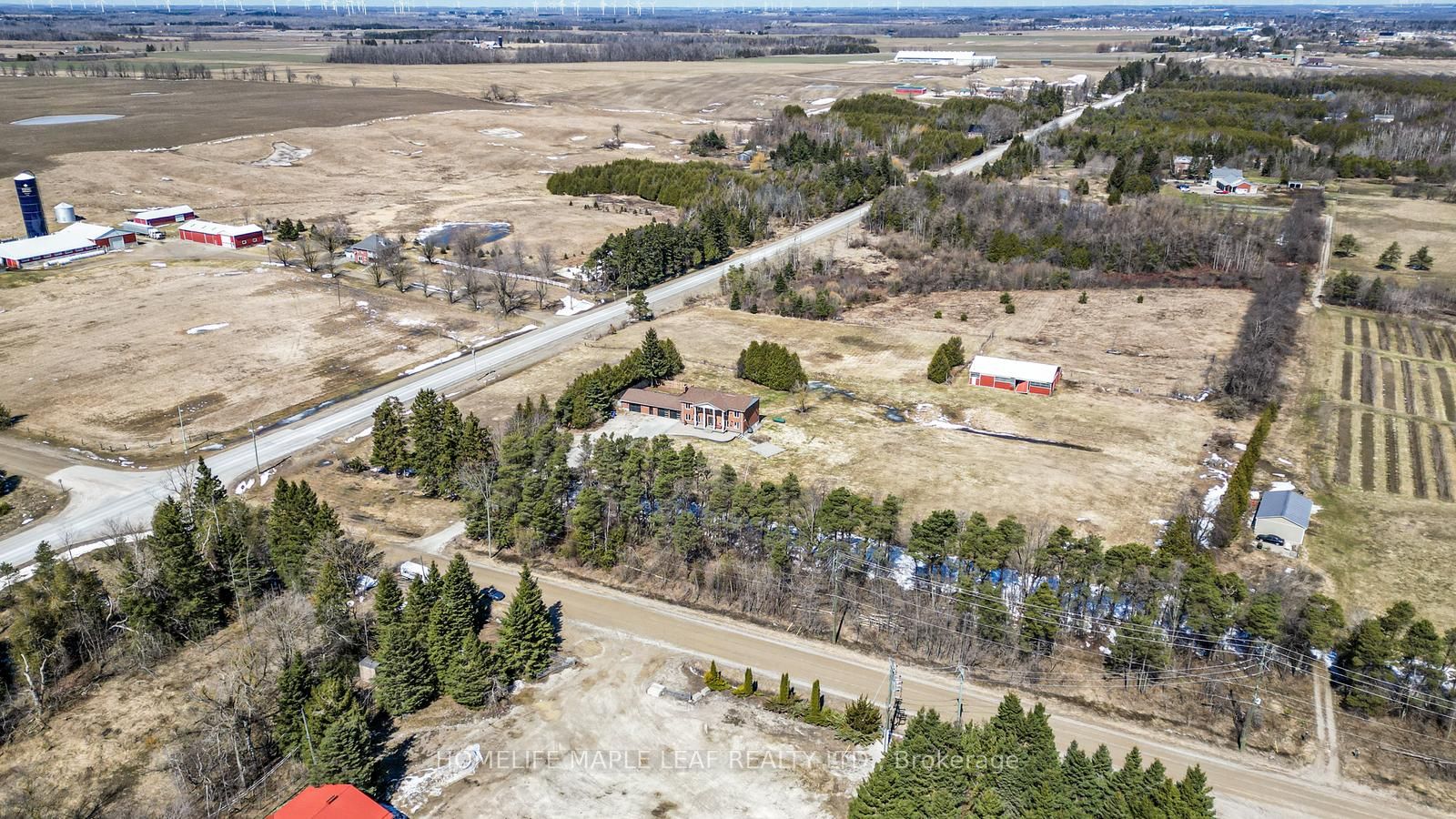 425279 25 Side Road Property Photo 38