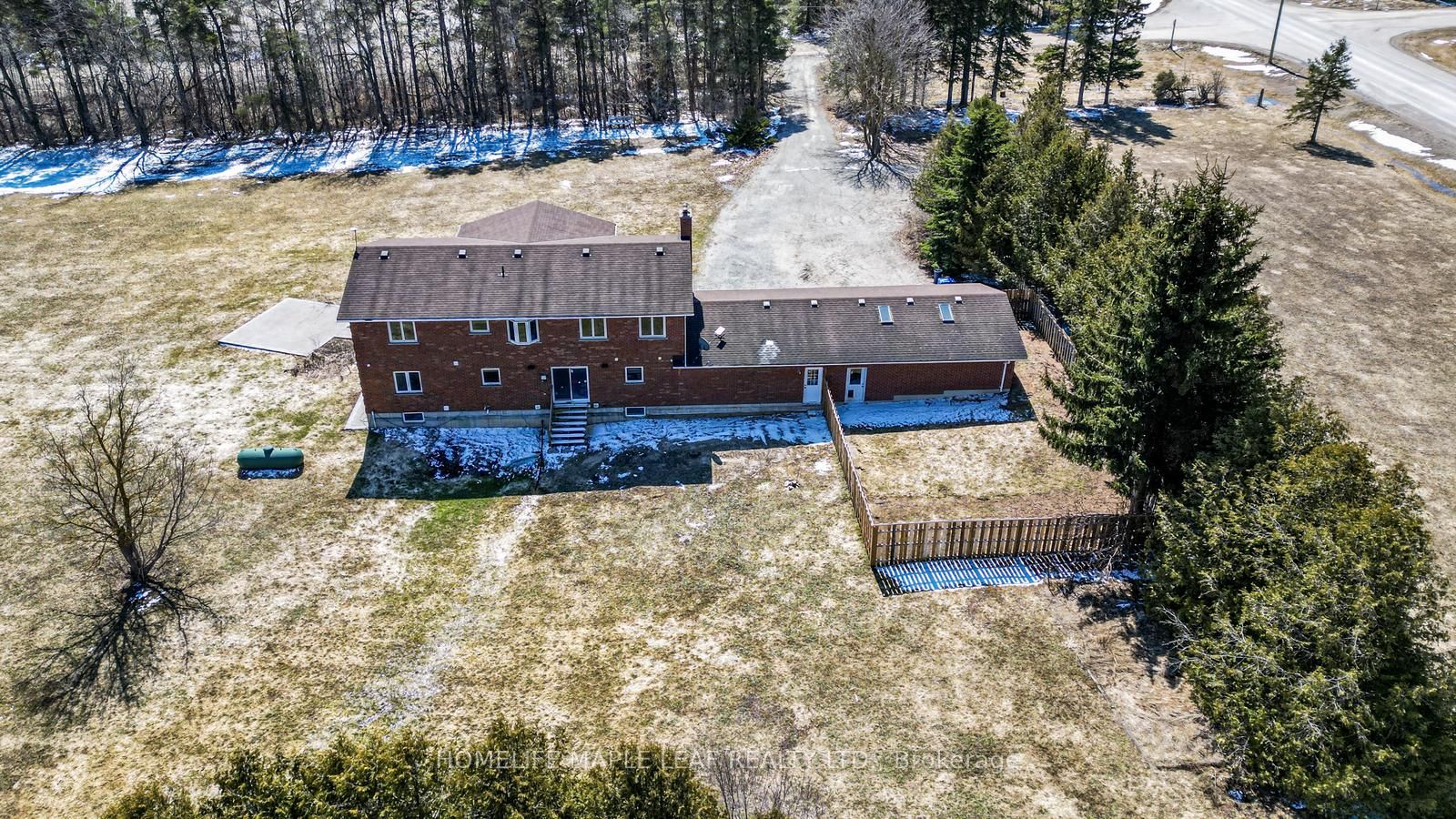 425279 25 Side Road Property Photo 41