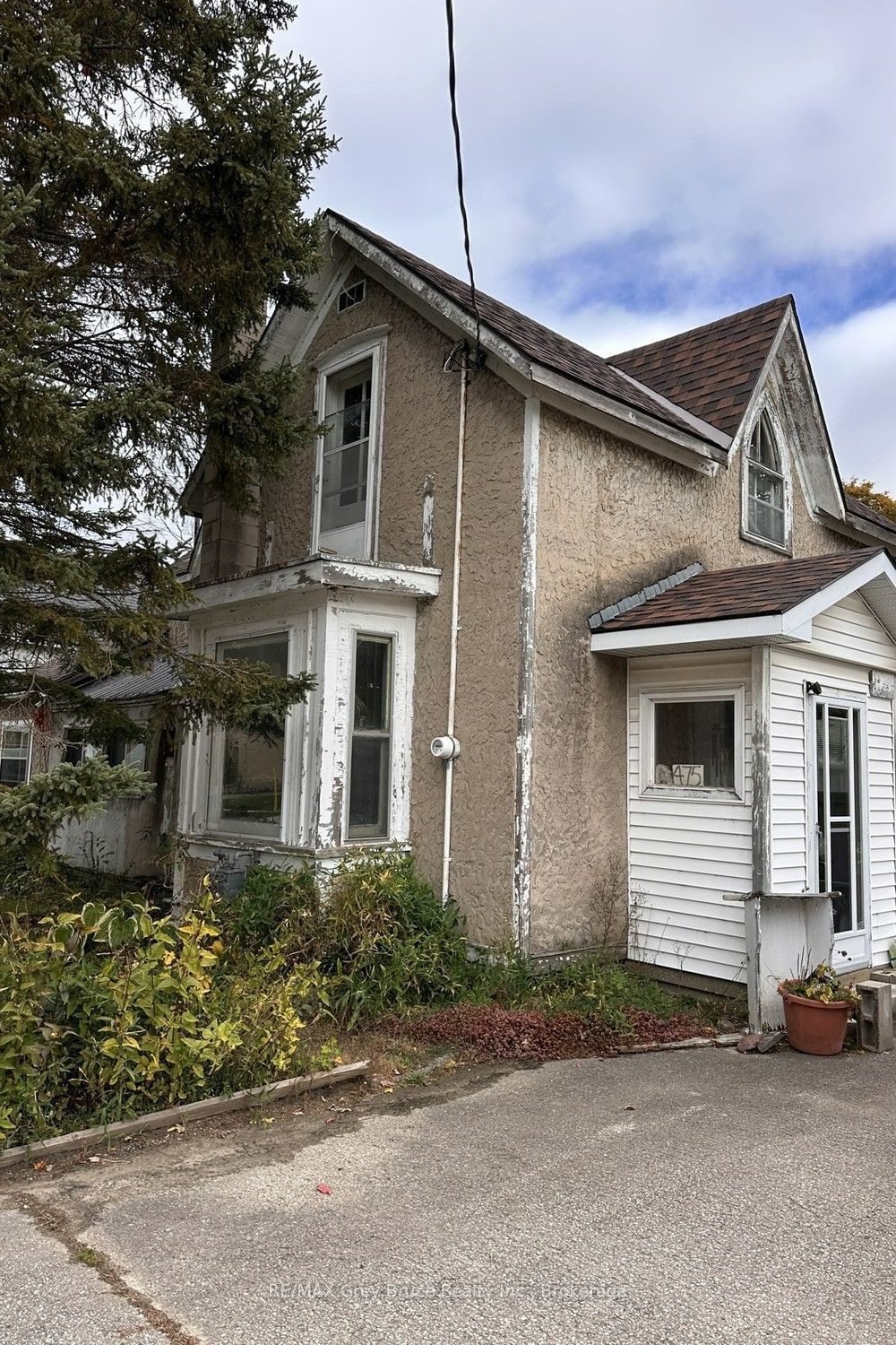 475 Brown Street Property Photo 1