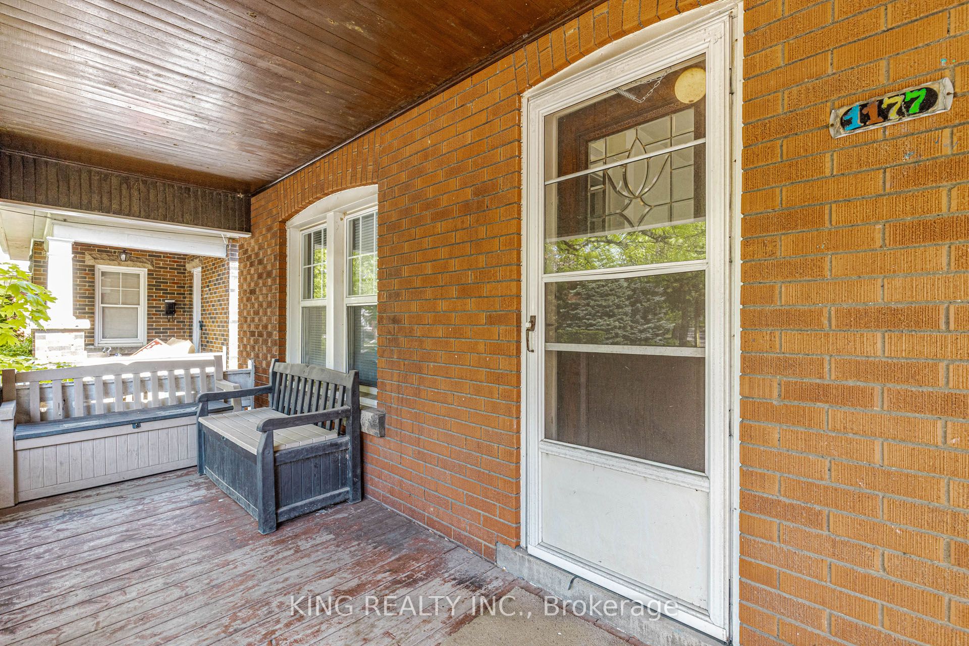 1177 King Street W Property Photo 2