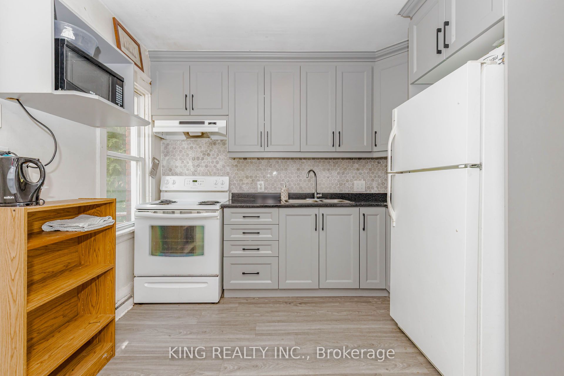 1177 King Street W Property Photo 5