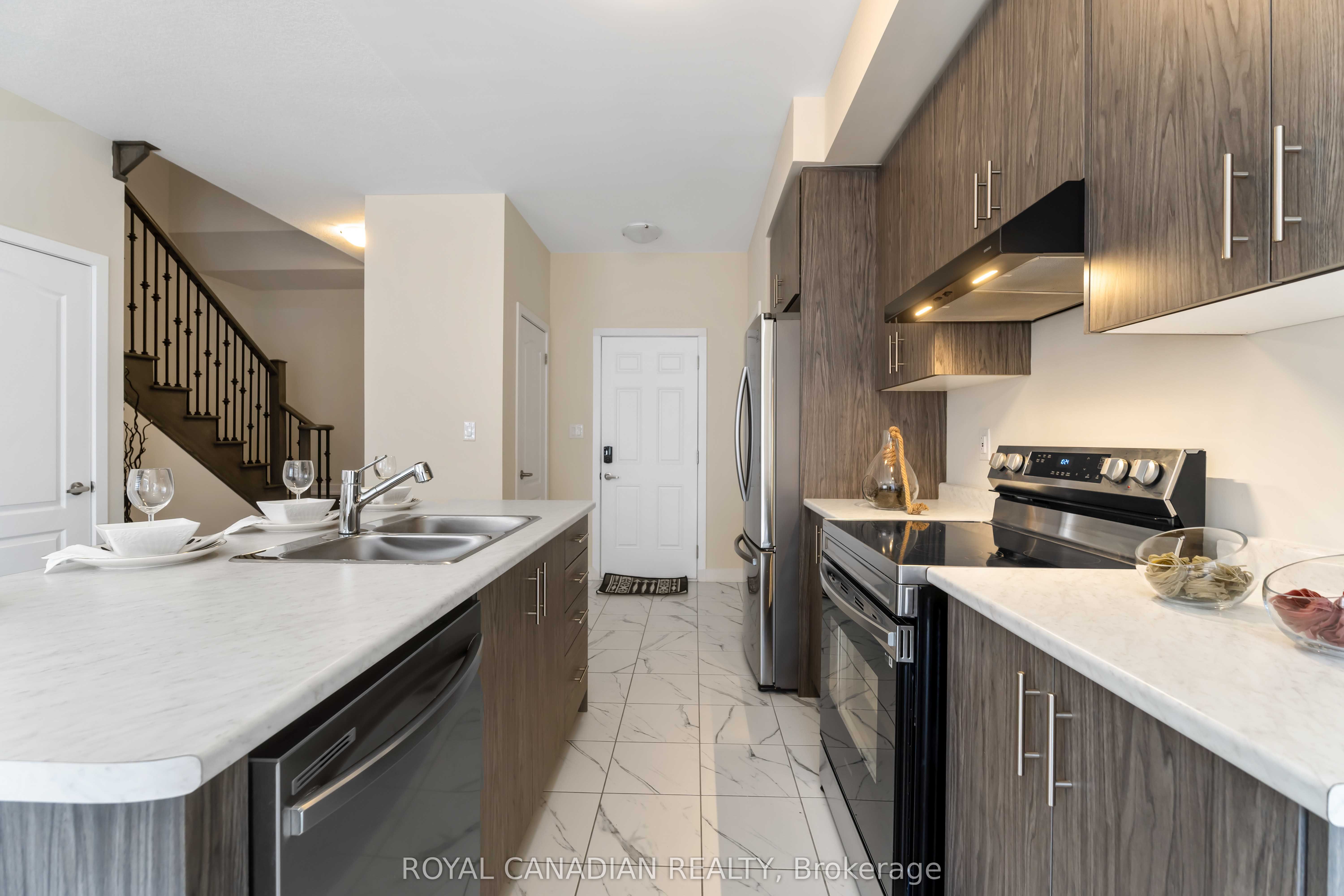10 Lemon Avenue Property Photo 11