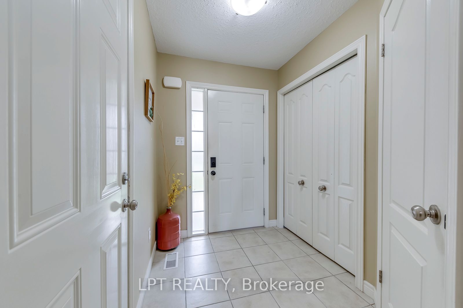 10 Fallowfield Drive 6 Property Photo 6
