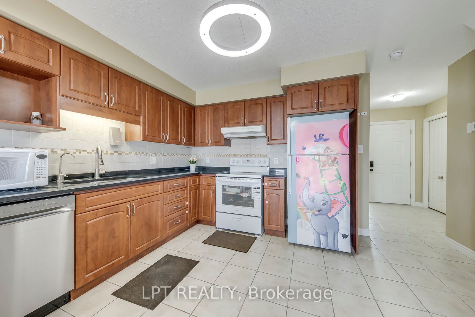 10 Fallowfield Drive 6 Property Photo 10
