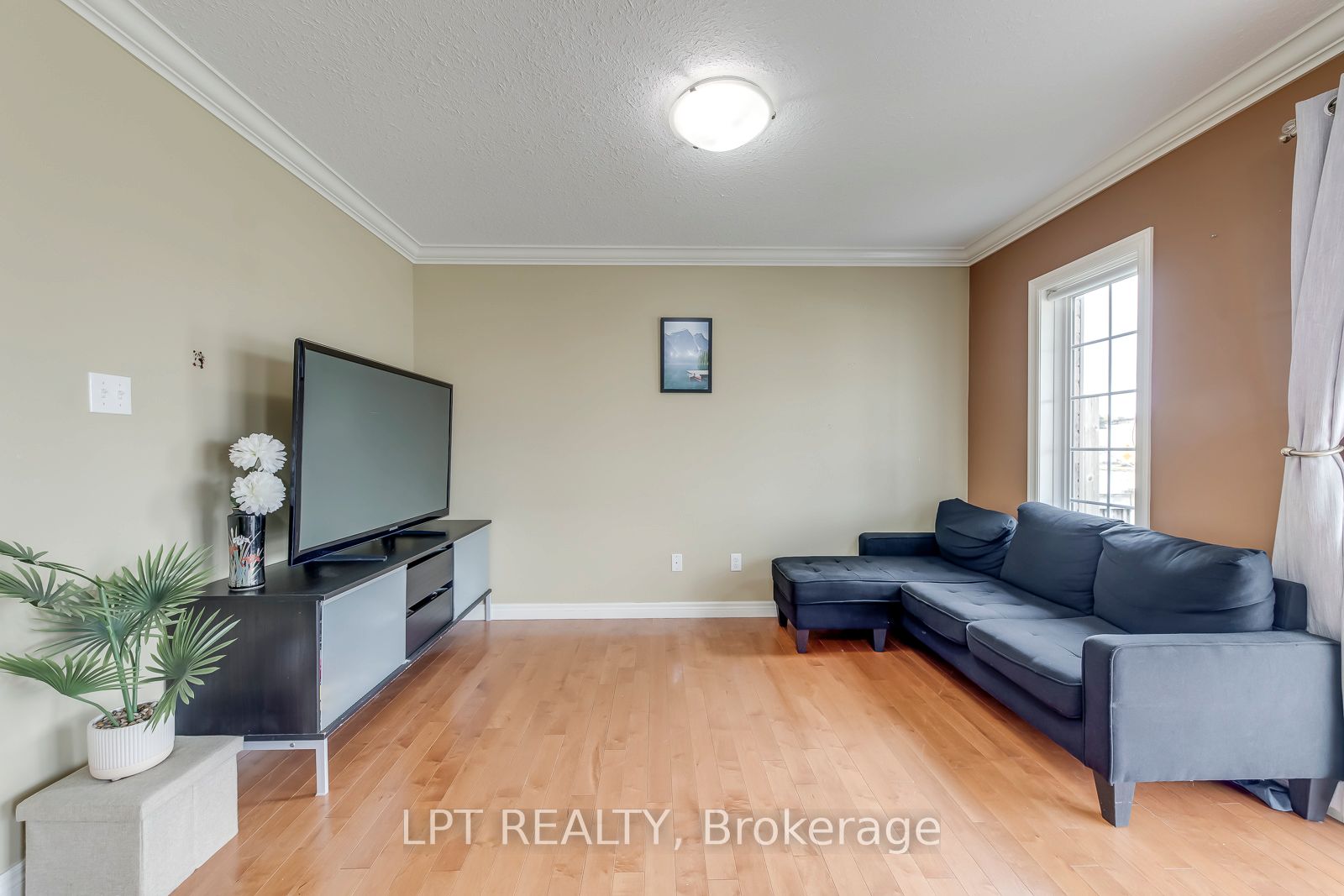 10 Fallowfield Drive 6 Property Photo 13