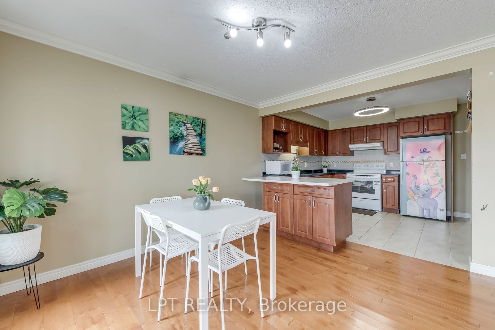 10 Fallowfield Drive 6 Property Photo 17