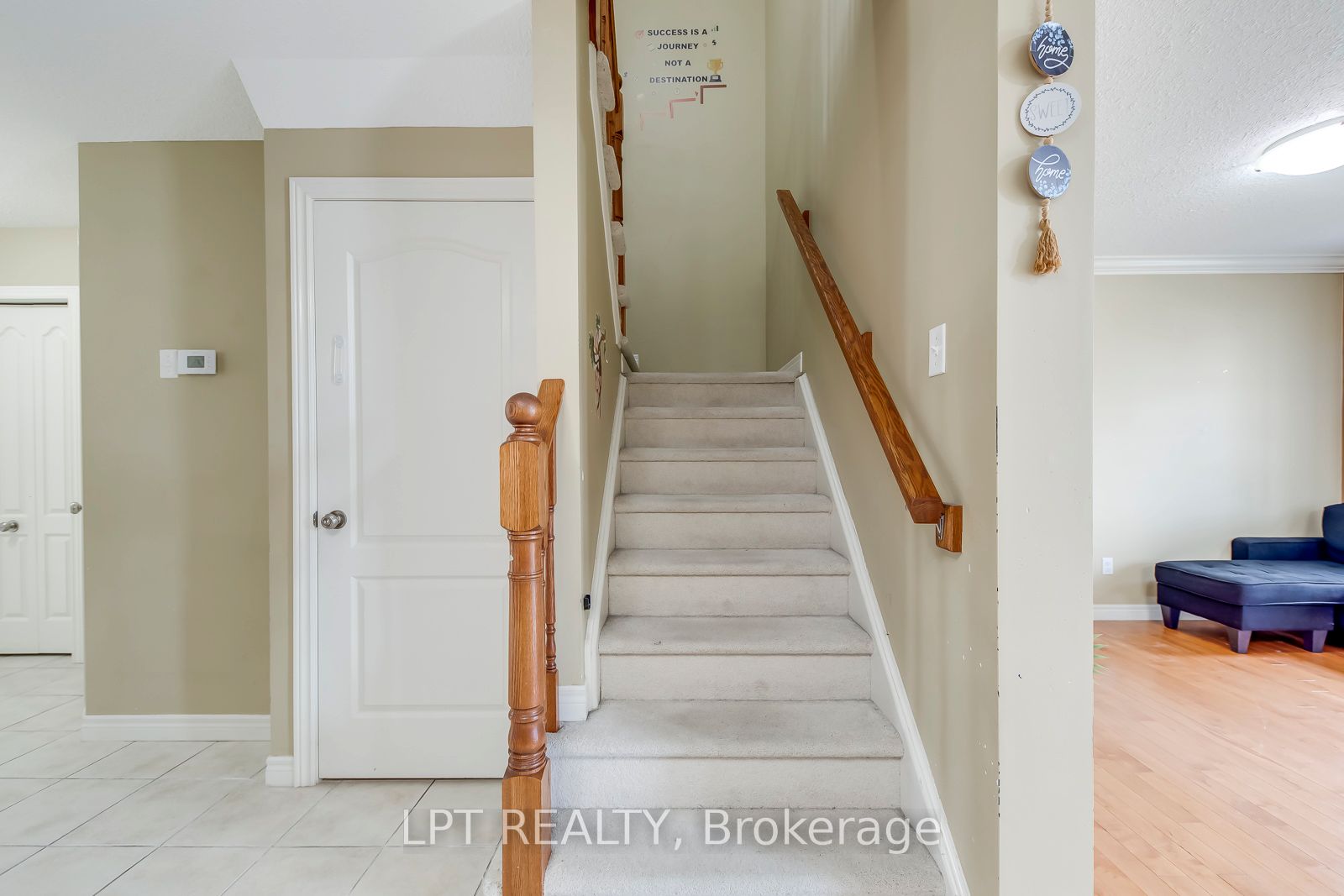 10 Fallowfield Drive 6 Property Photo 19