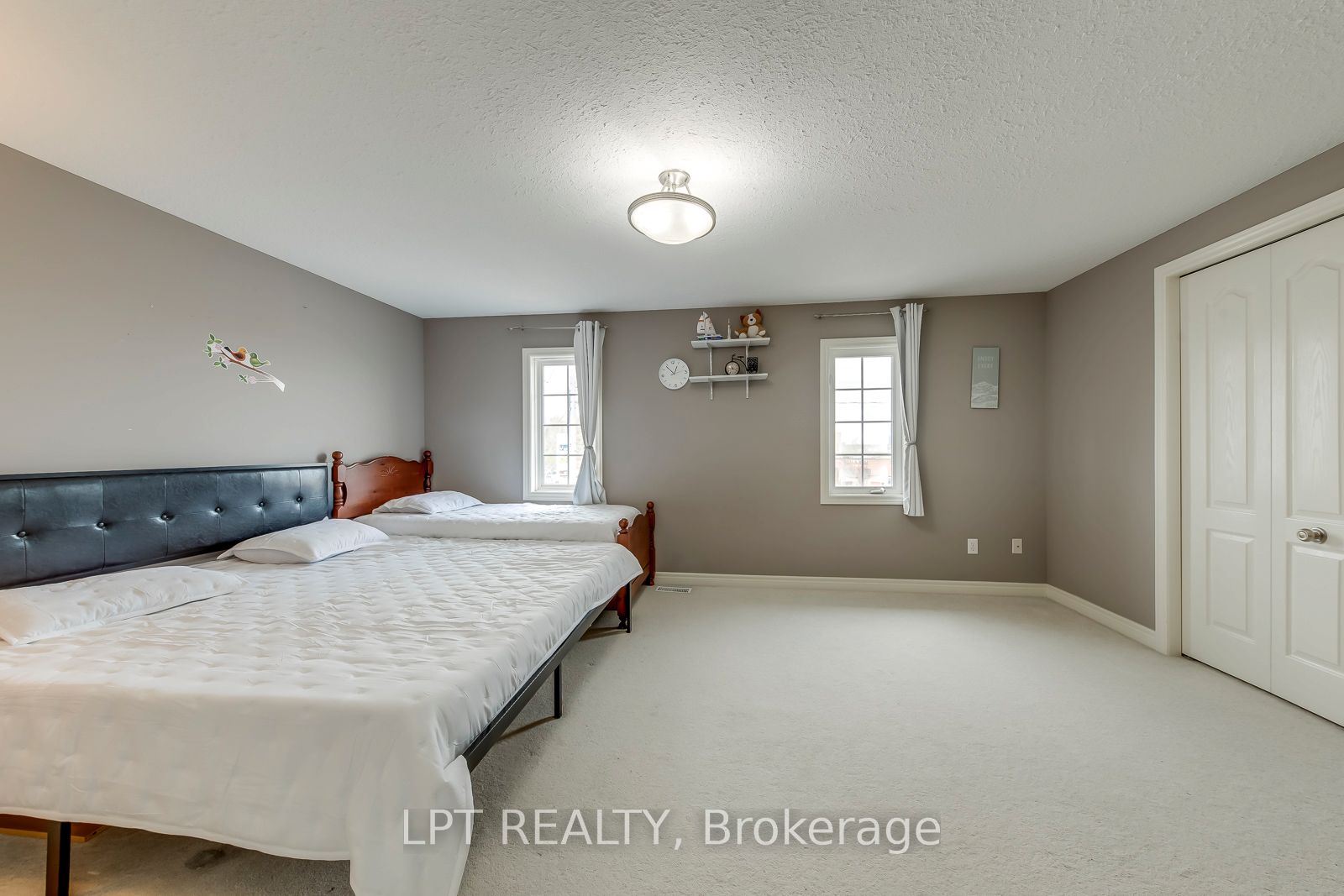 10 Fallowfield Drive 6 Property Photo 22