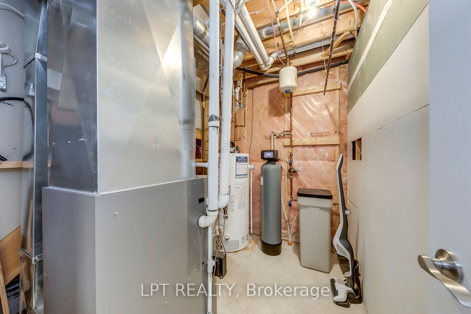 10 Fallowfield Drive 6 Property Photo 40