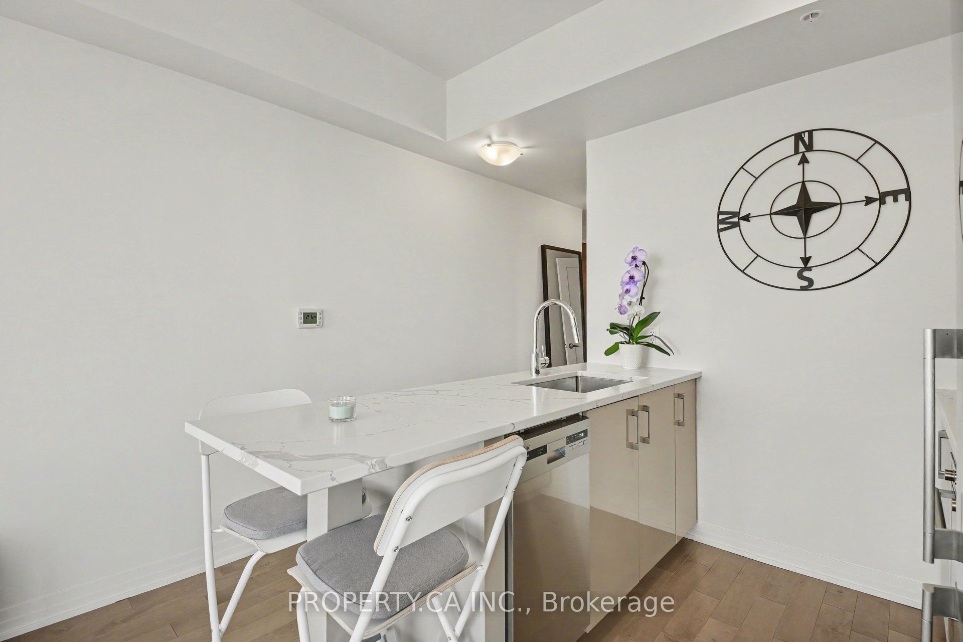 805 Carling Avenue 2801 Property Photo 14
