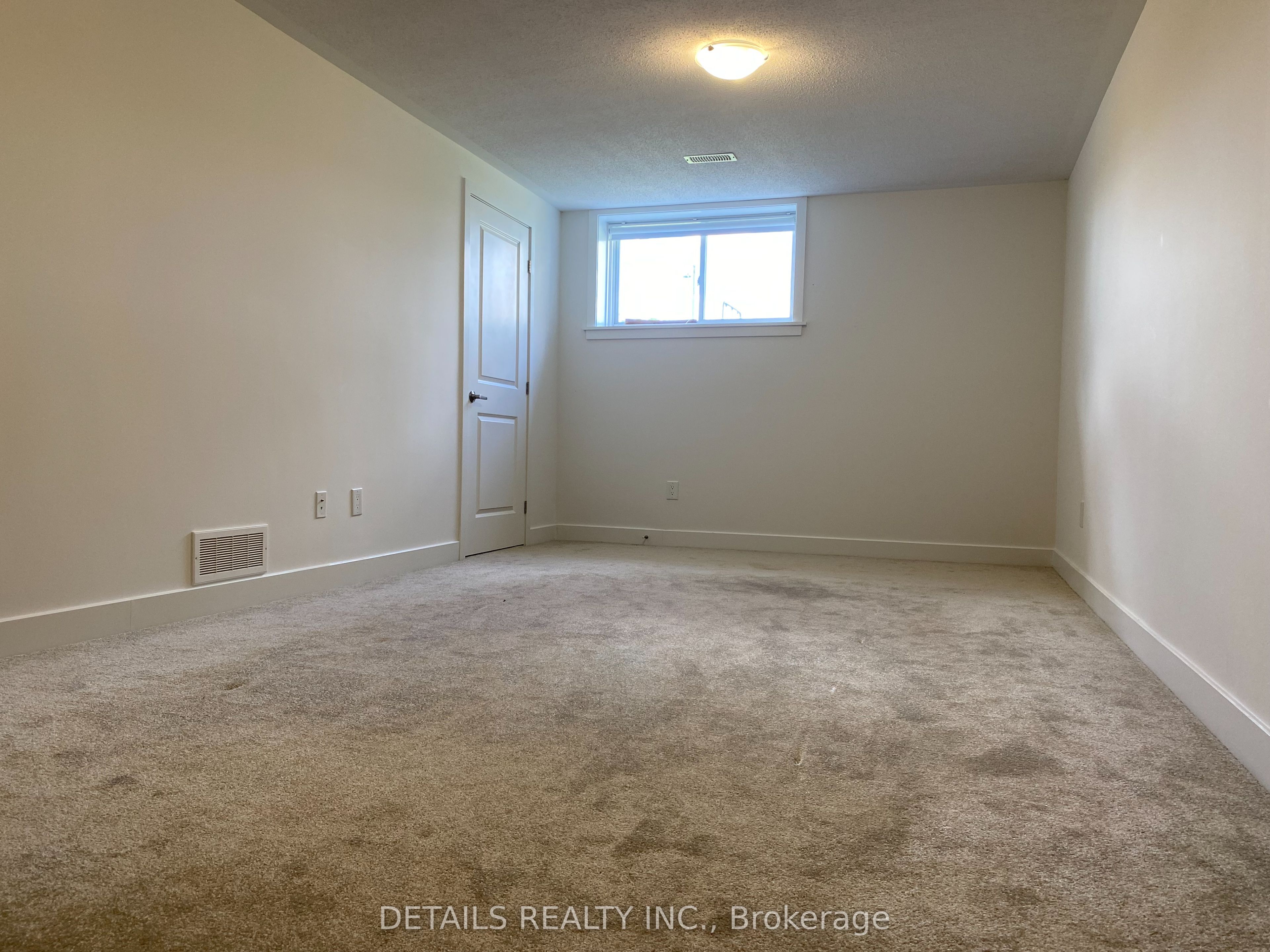 56 Robusta Lane Property Photo 33