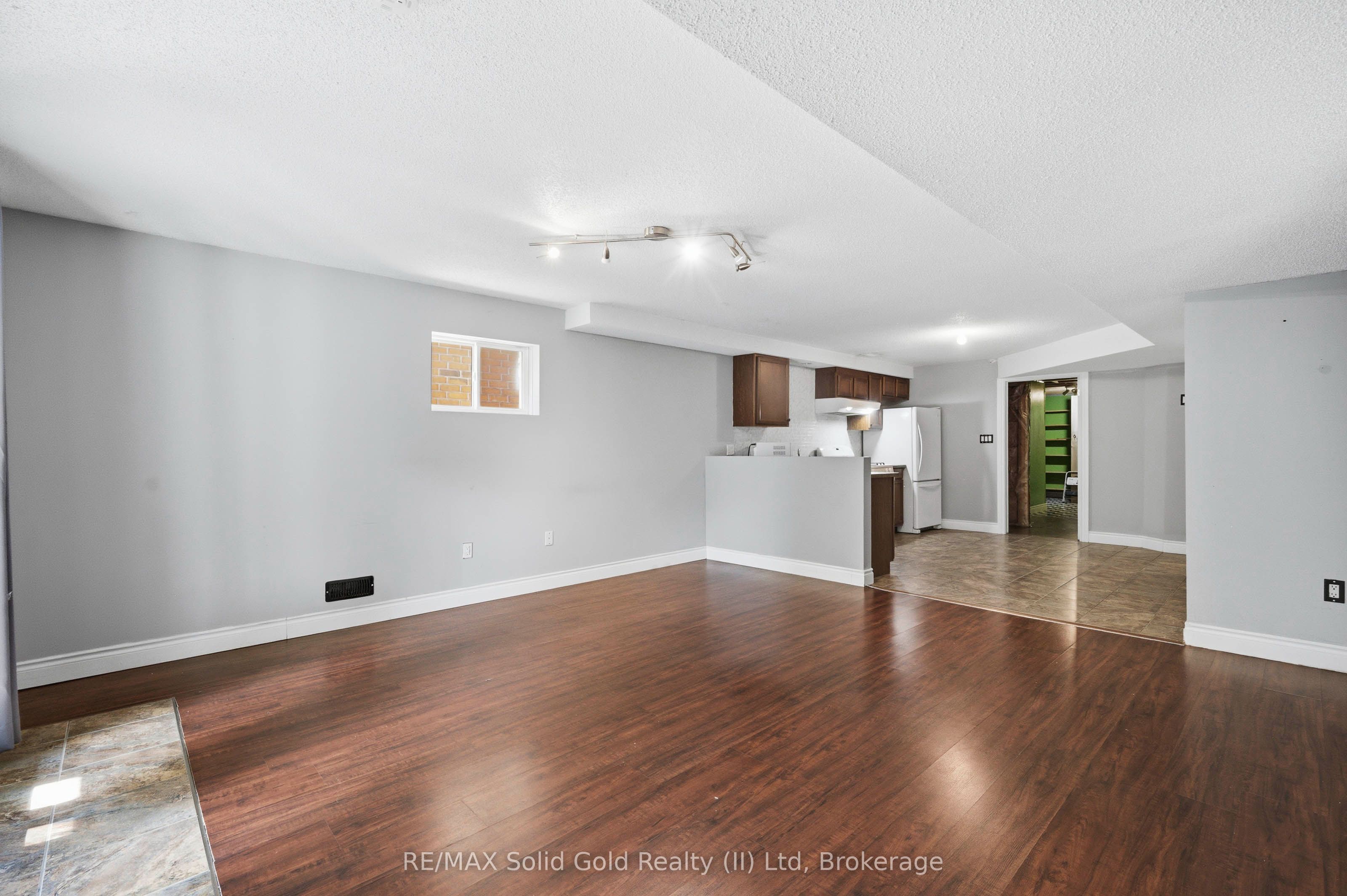 324 Beaumont Crescent Property Photo 35