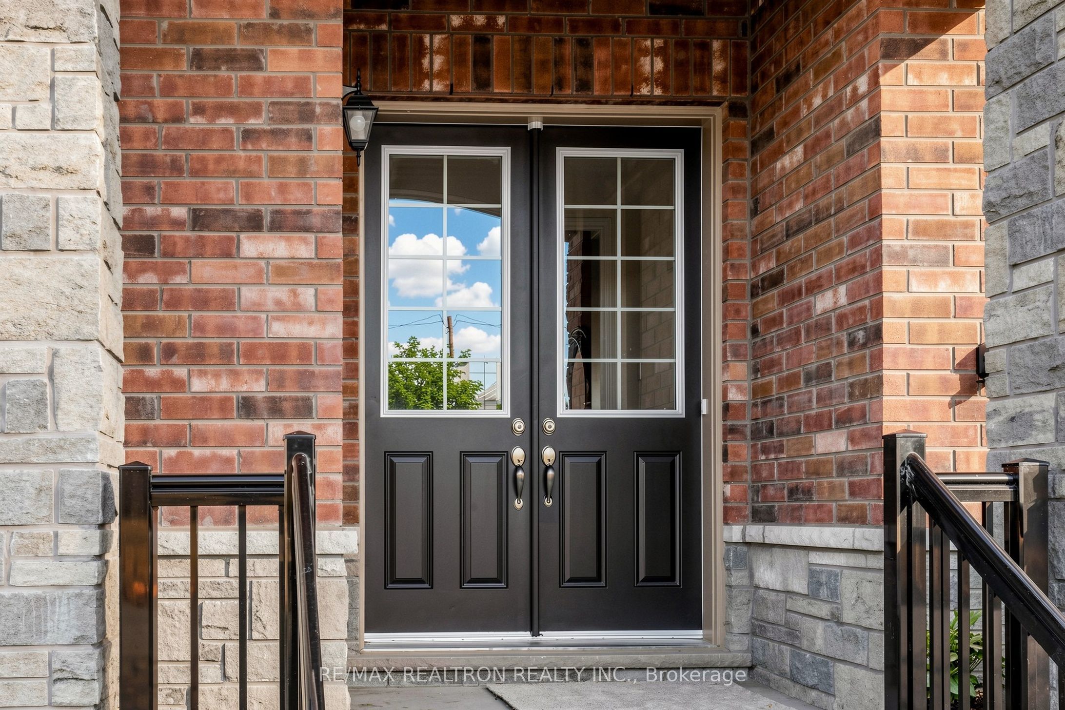 10 Cassandra Avenue Property Photo 2