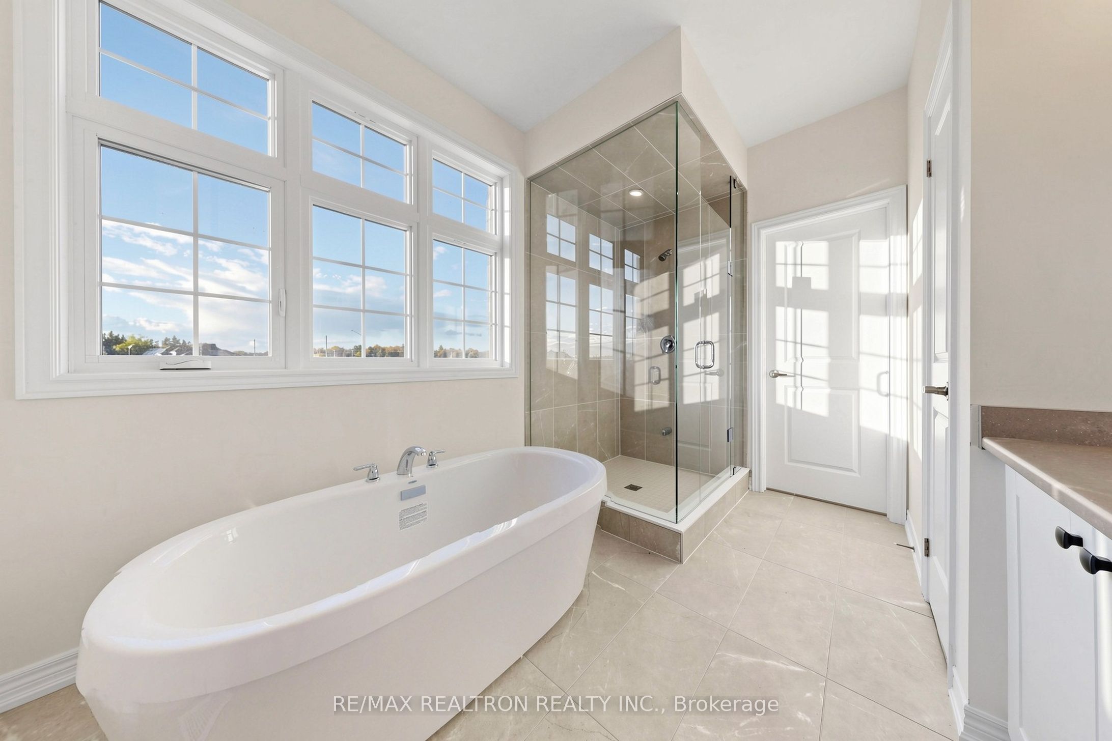 10 Cassandra Avenue Property Photo 17