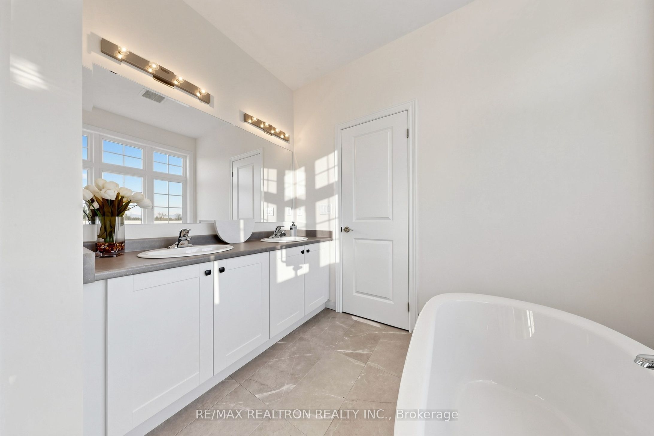 10 Cassandra Avenue Property Photo 18