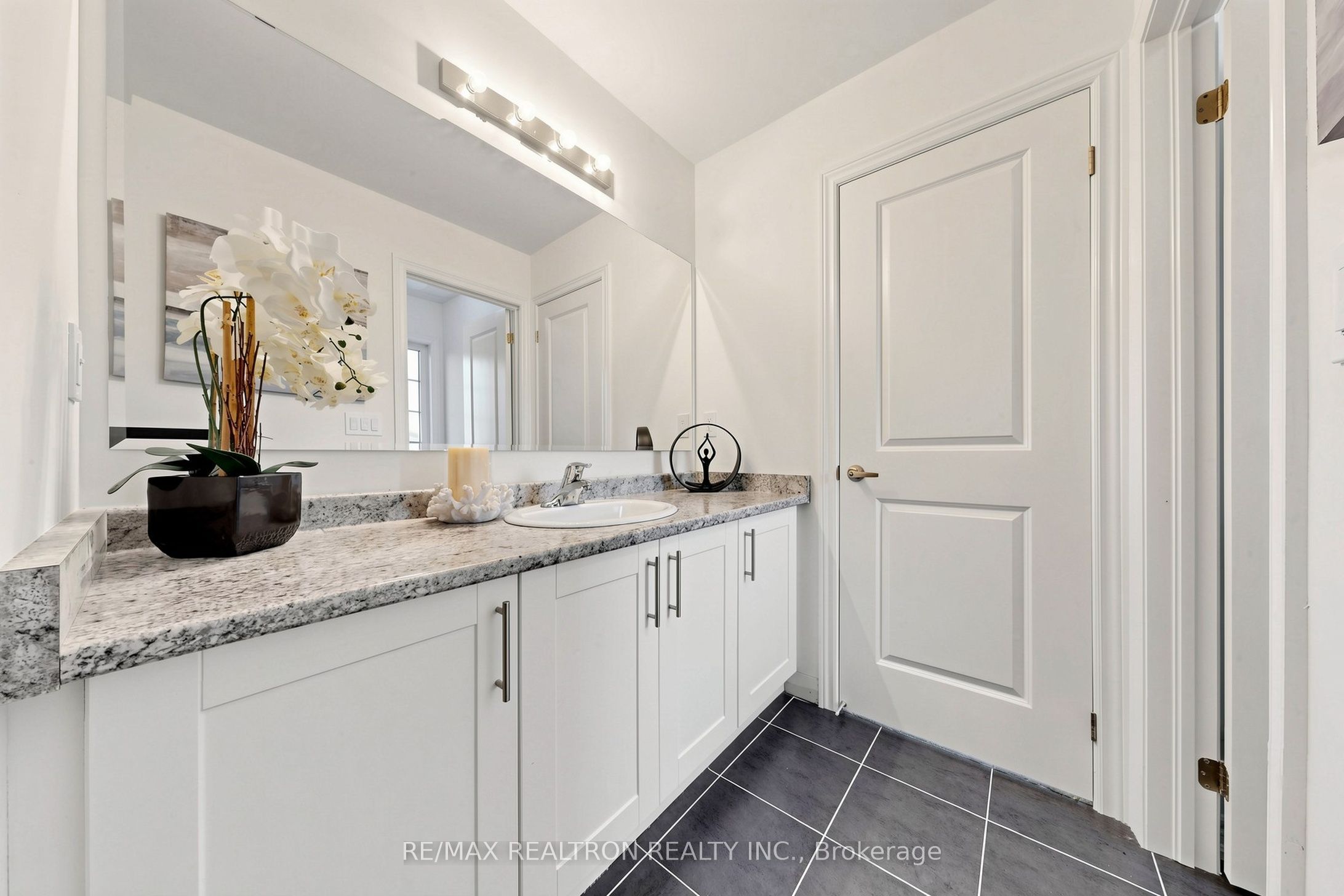 10 Cassandra Avenue Property Photo 21