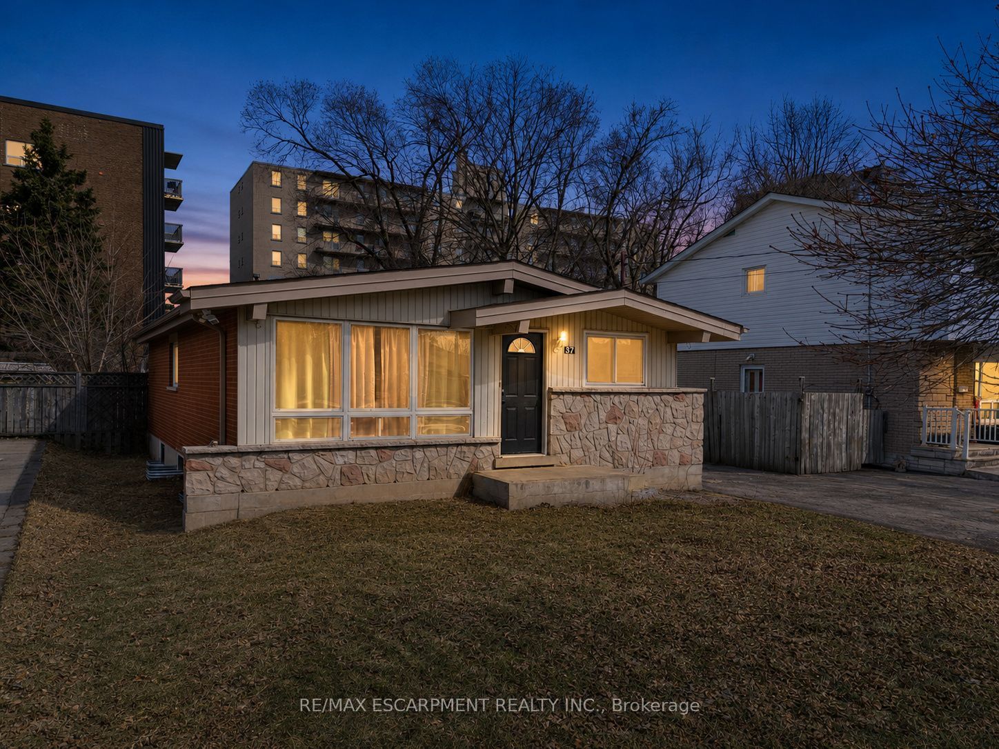 37 Lilacside Drive