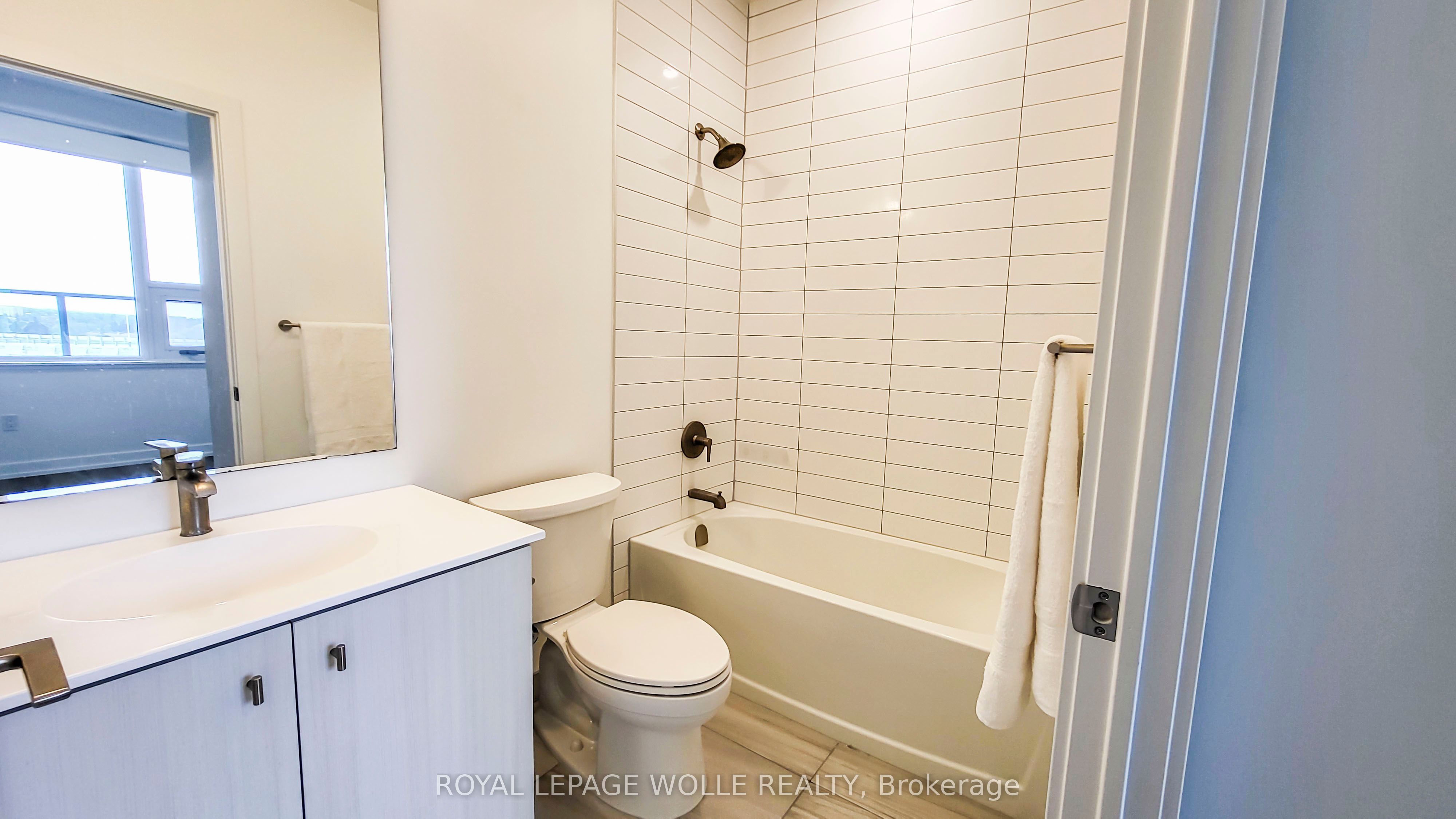 15 Wellington Street S 304 Property Photo 9