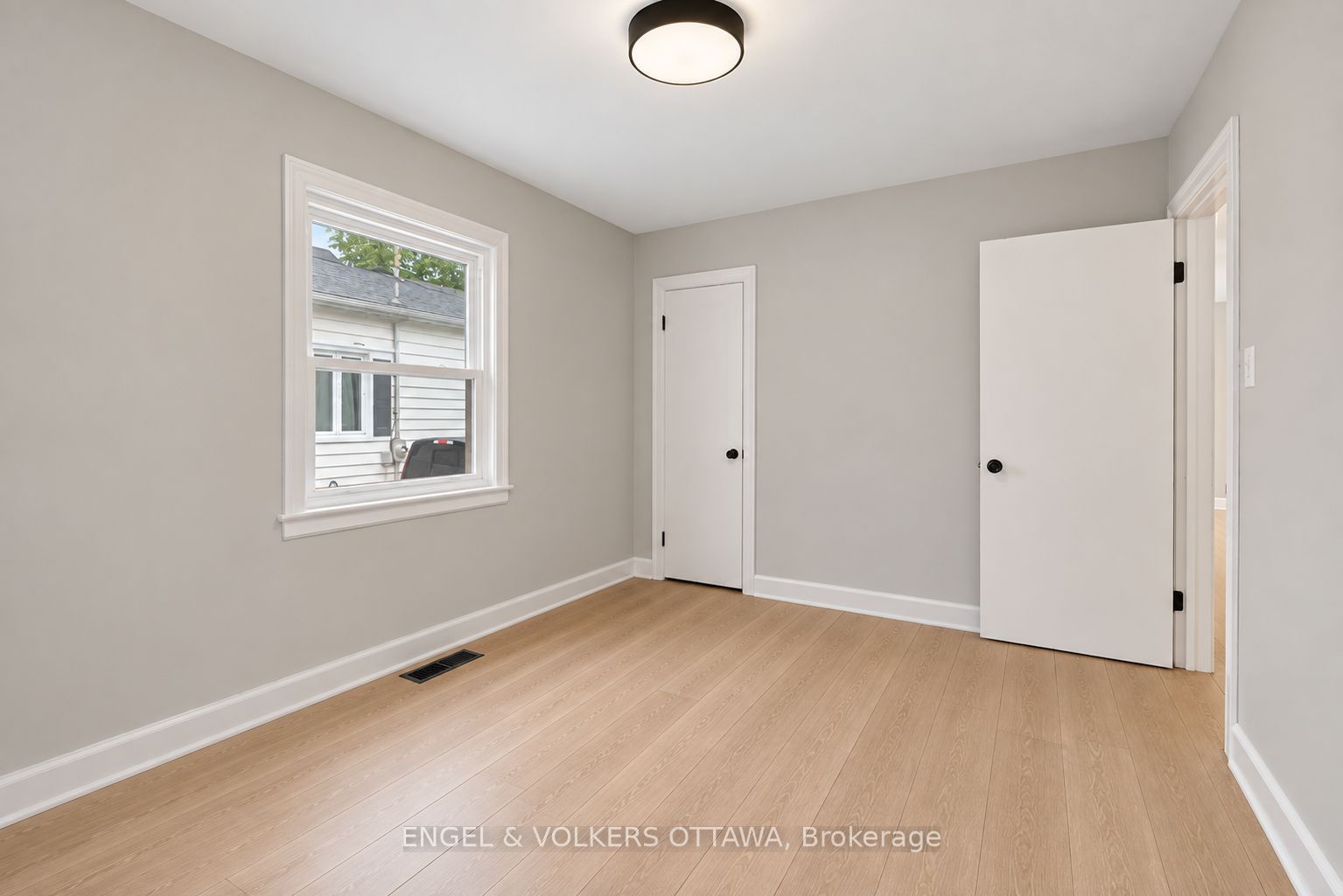 527 Laderoute Avenue 2 Property Photo 6