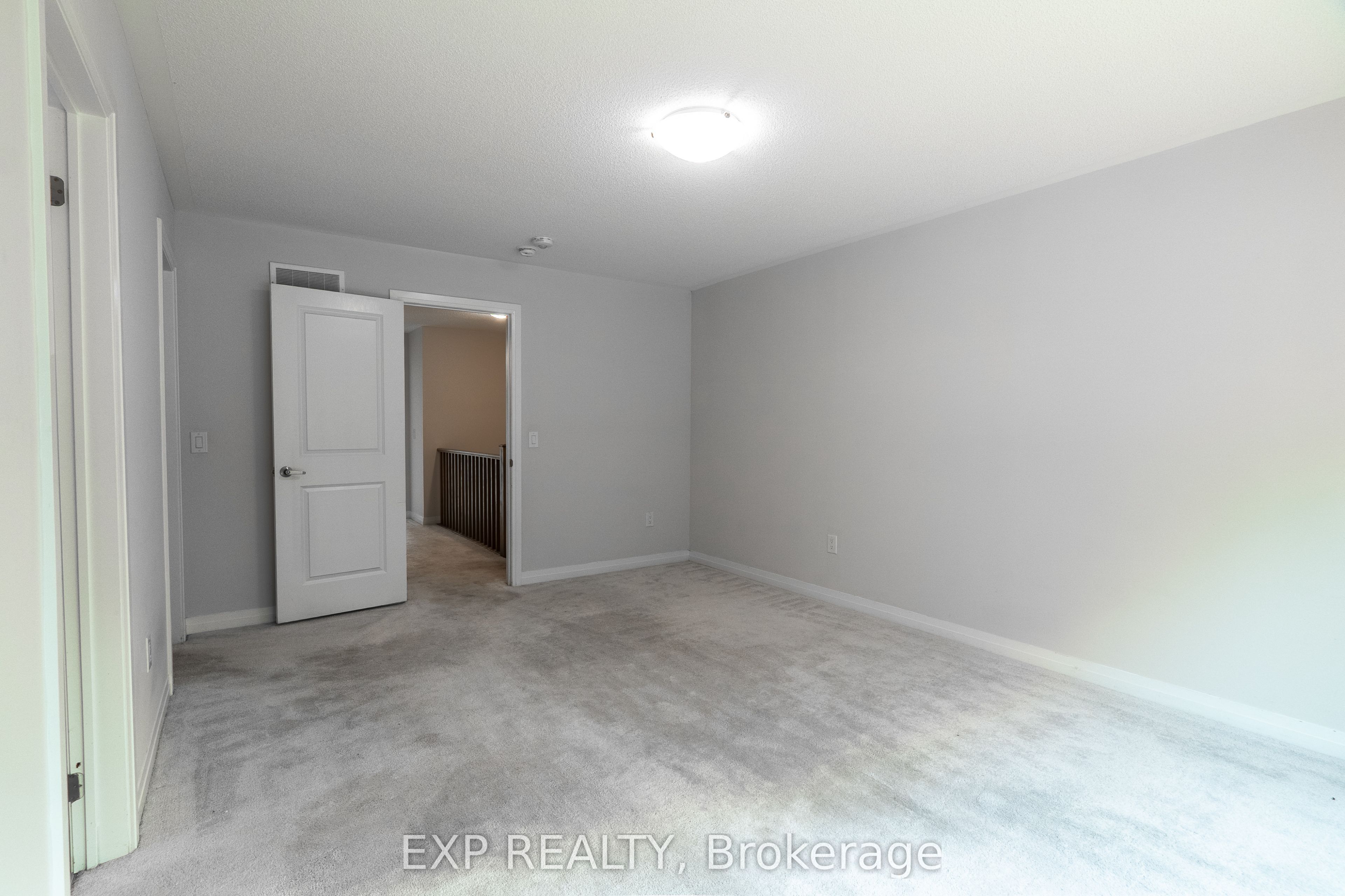585 Colborne St Street 1207 Property Photo 7