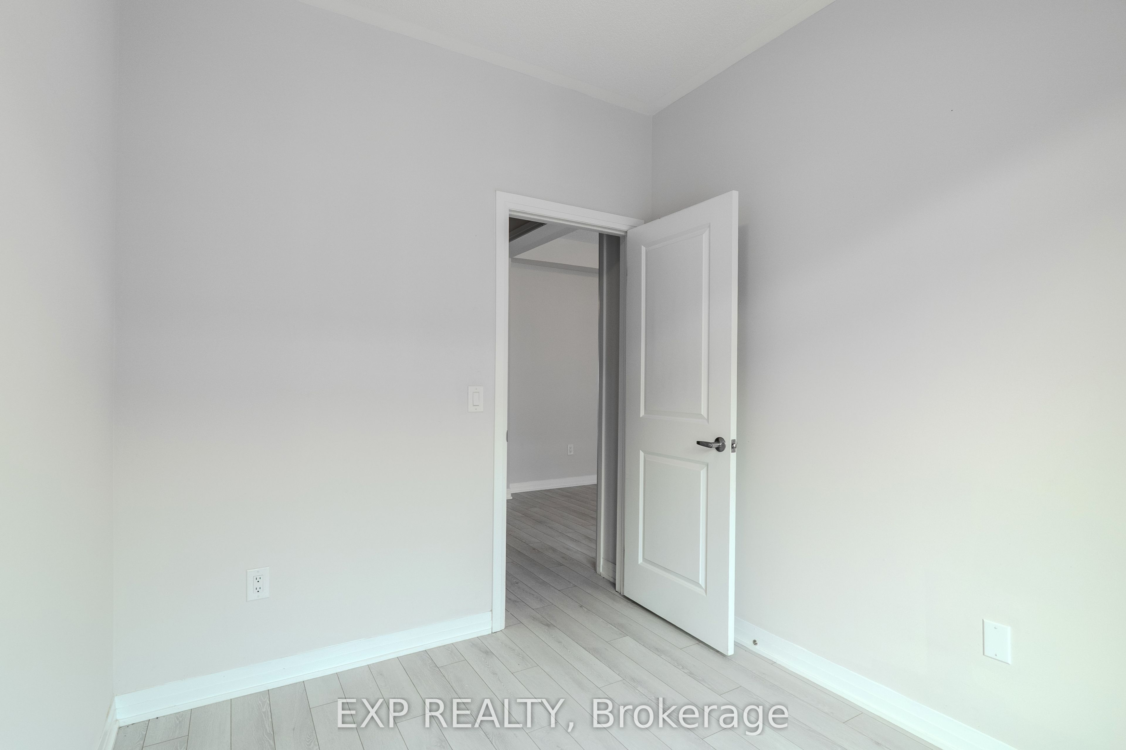 585 Colborne St Street 1207 Property Photo 23