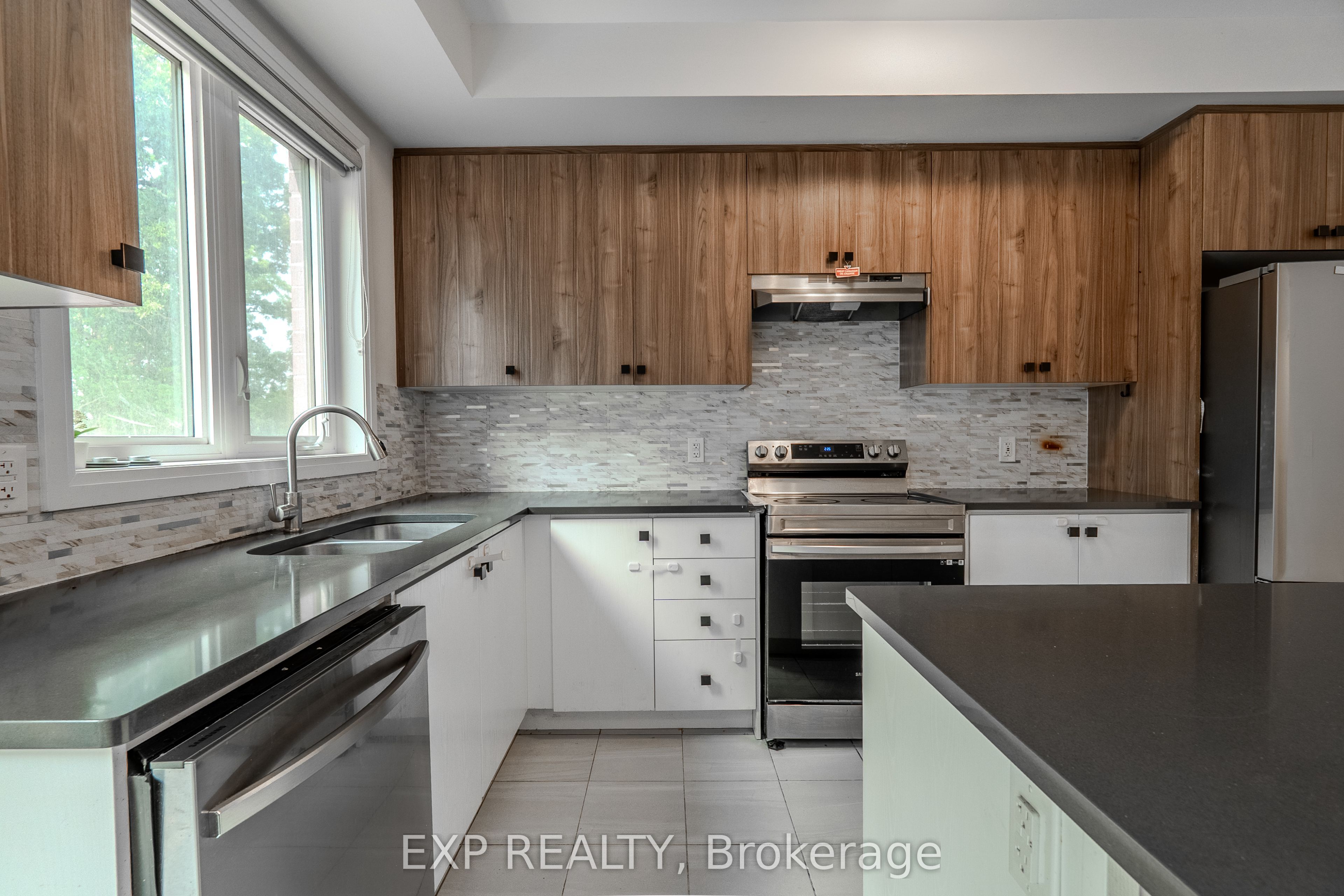 585 Colborne St Street 1207 Property Photo 26