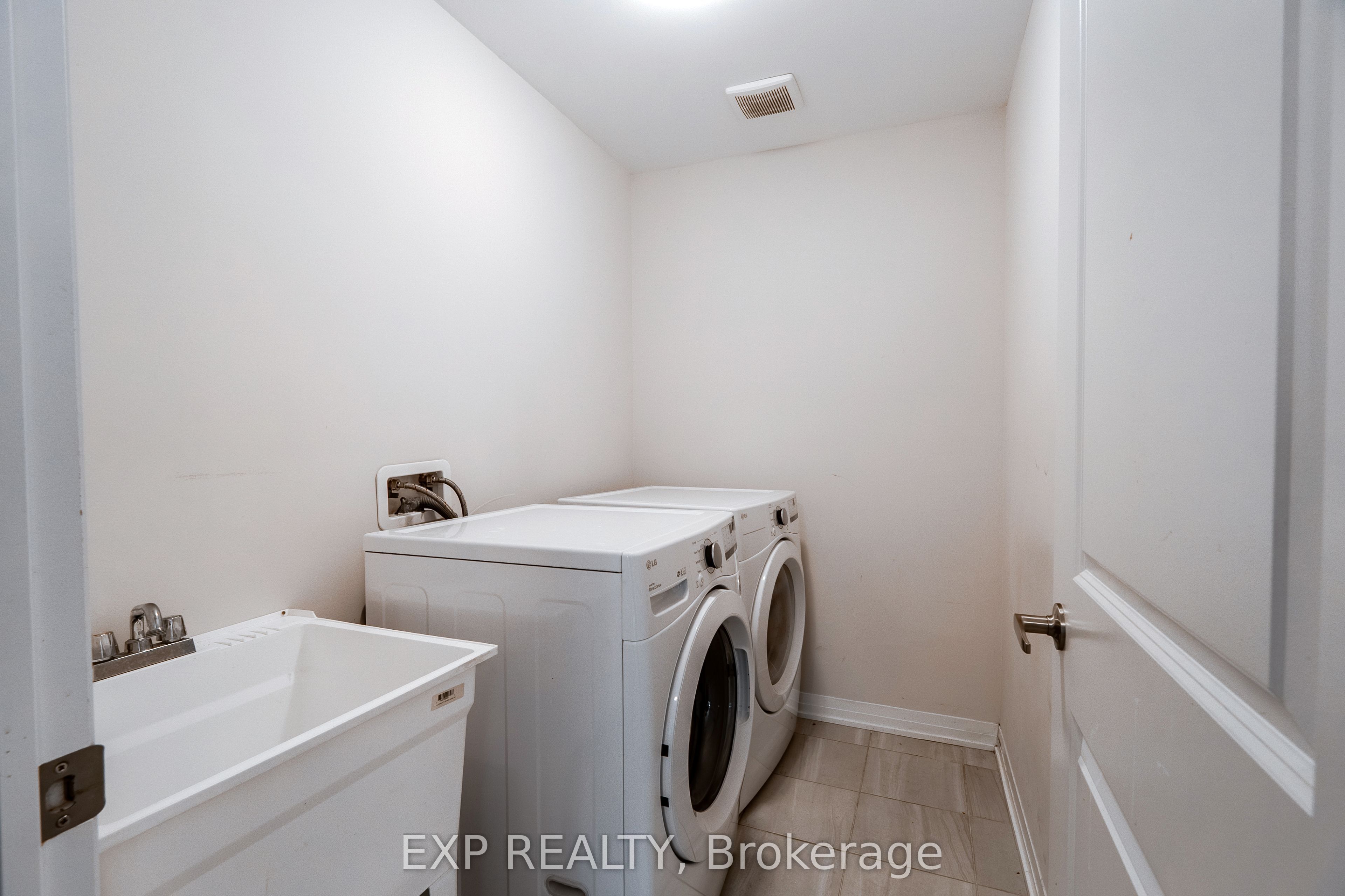 585 Colborne St Street 1207 Property Photo 28