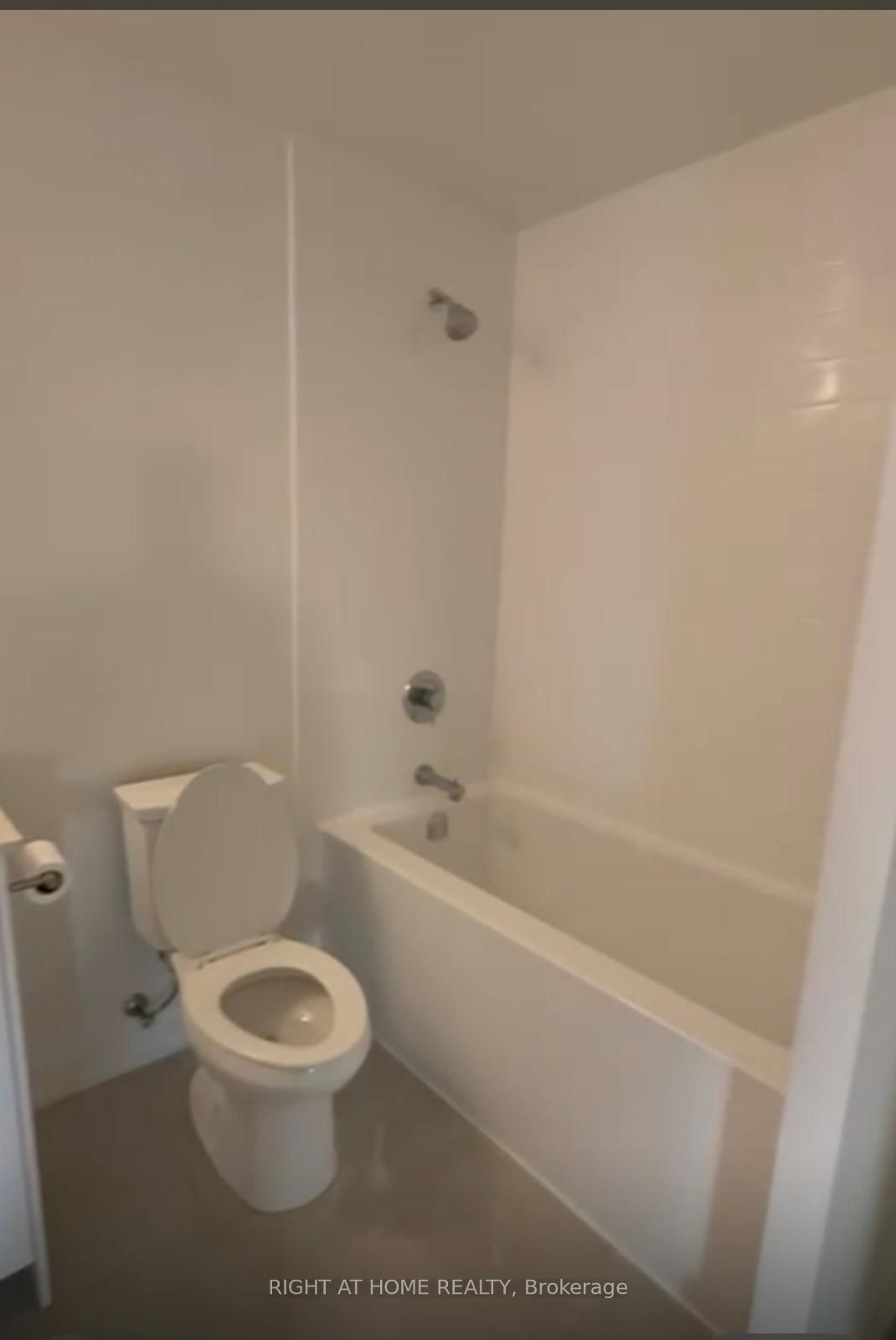 55 Duke Street W 9 Property Photo 8