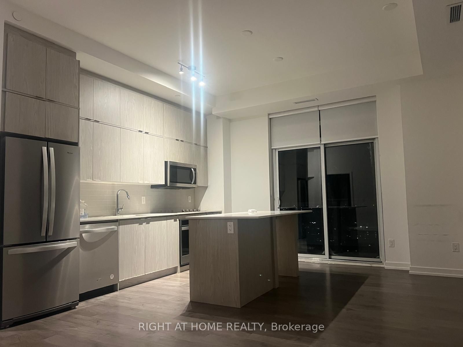 55 Duke Street W 9 Property Photo 15