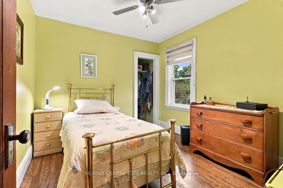 649 Emery Street E Property Photo 20