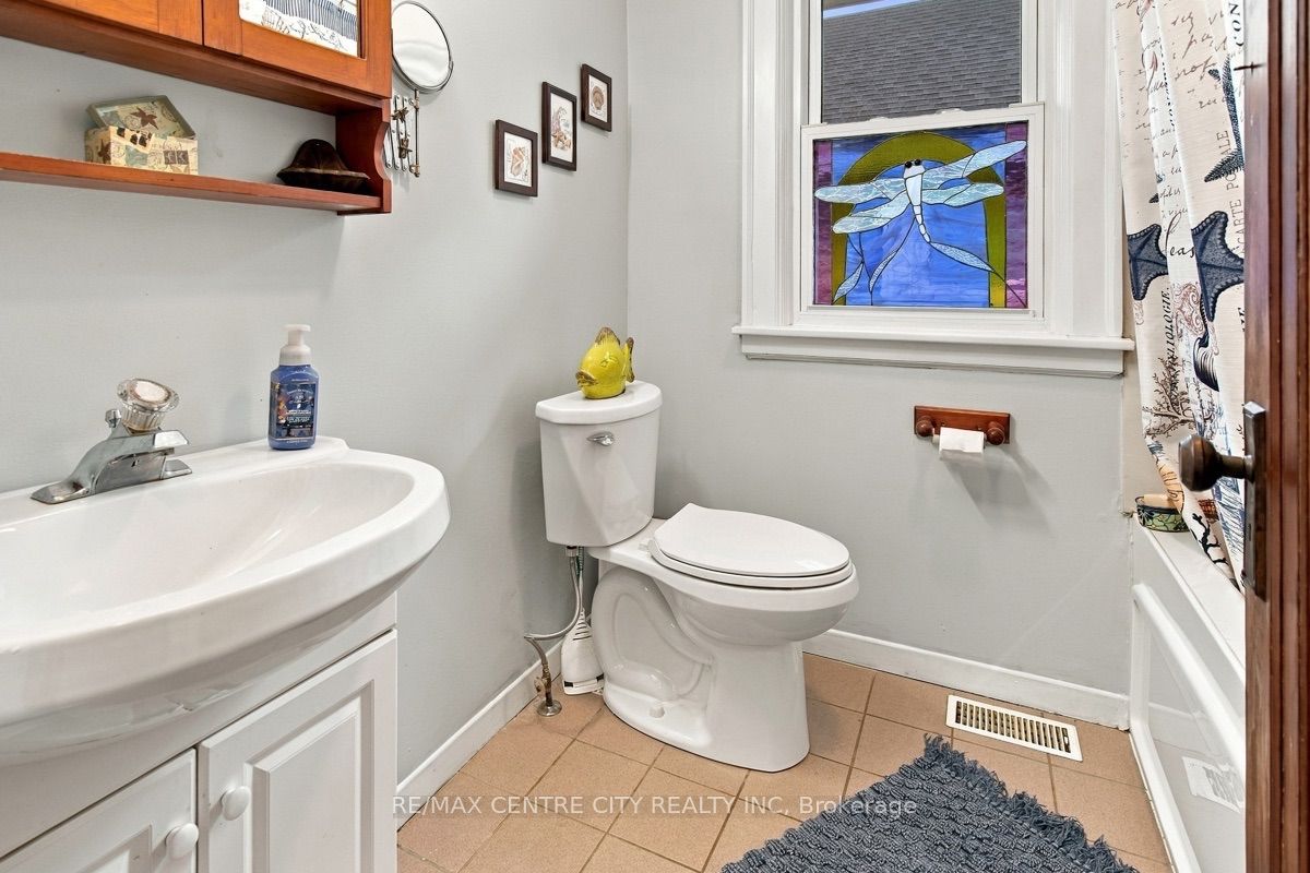 649 Emery Street E Property Photo 22