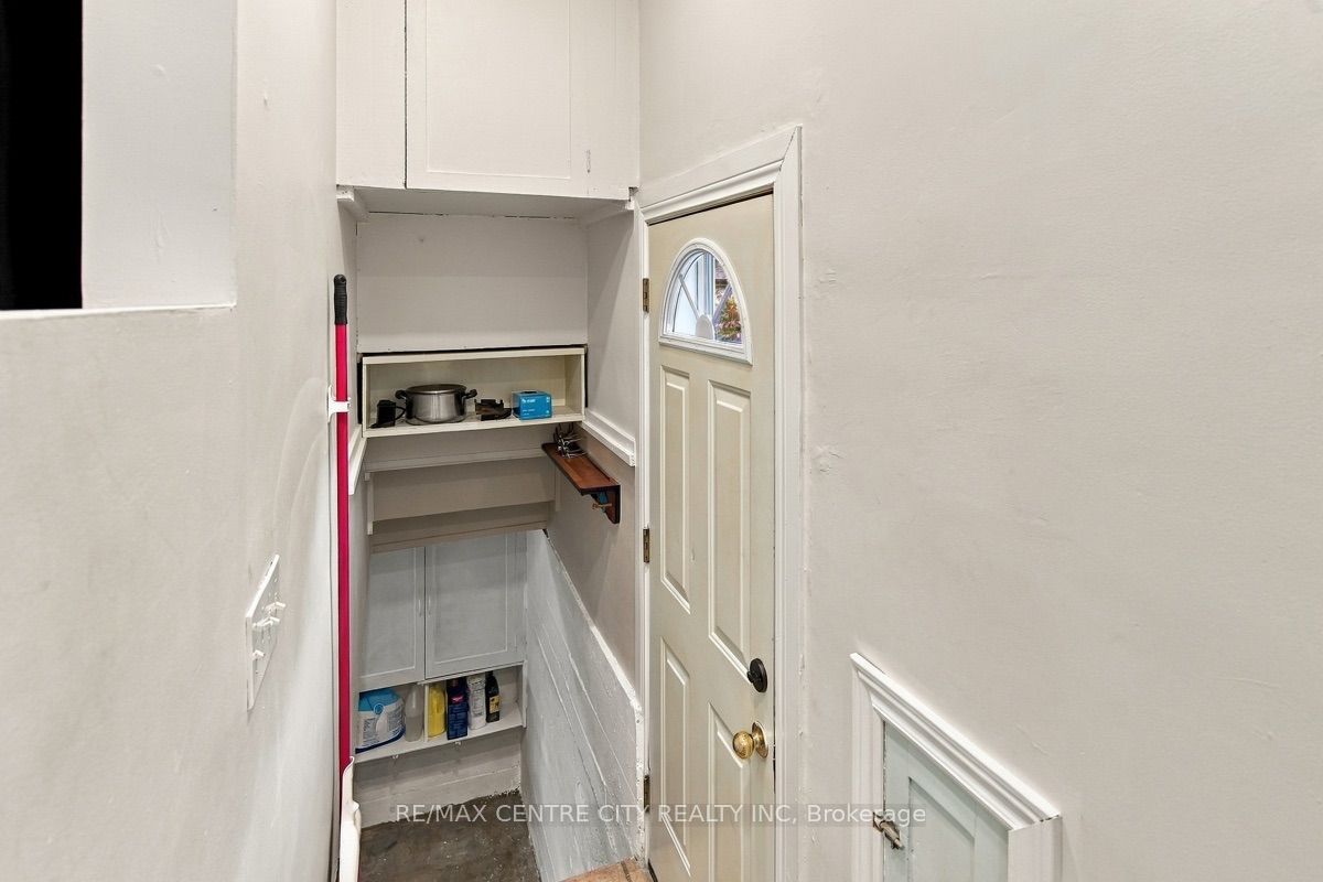 649 Emery Street E Property Photo 23