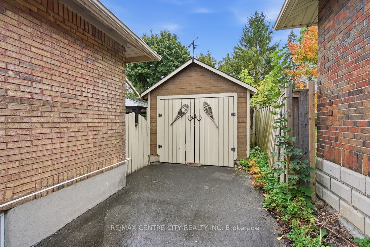 649 Emery Street E Property Photo 29