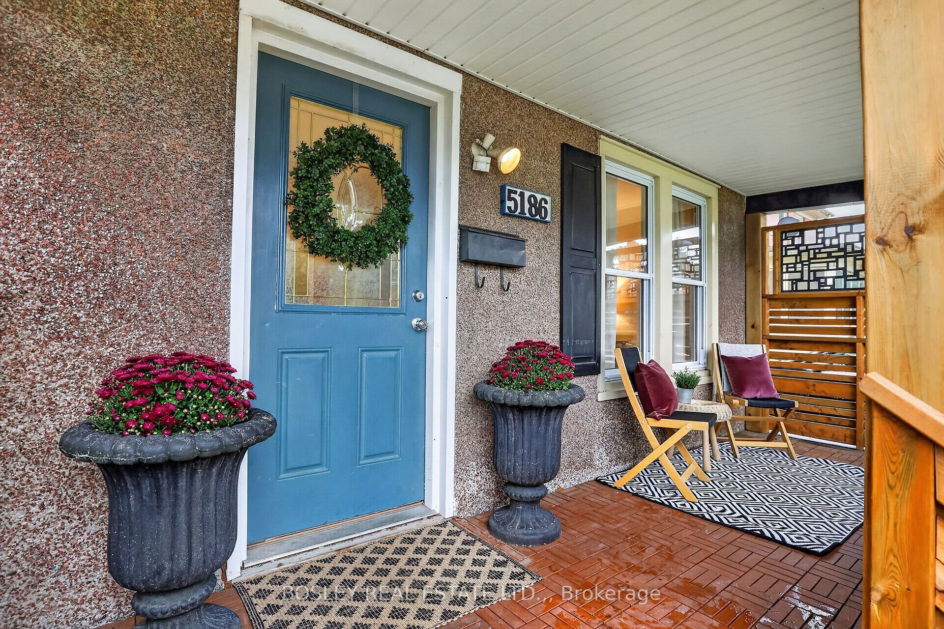 5186 Mcglashan Crescent Property Photo 1