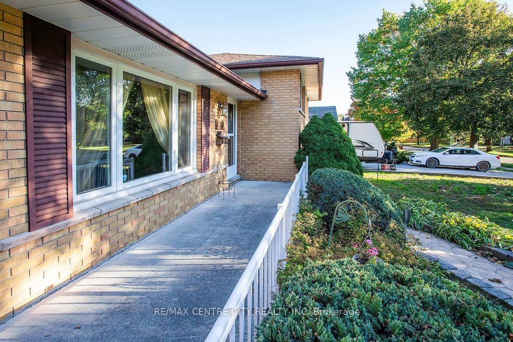 1478 Glengarry Avenue Property Photo 5