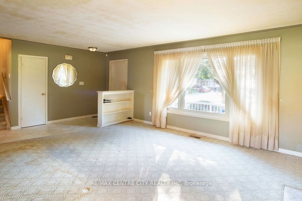 1478 Glengarry Avenue Property Photo 7