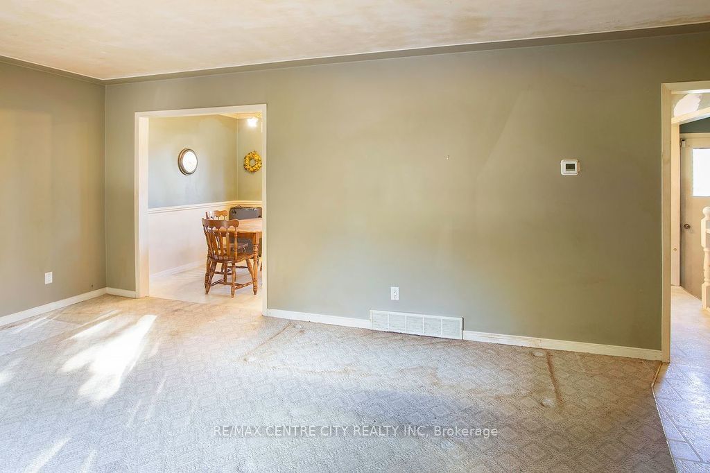 1478 Glengarry Avenue Property Photo 8