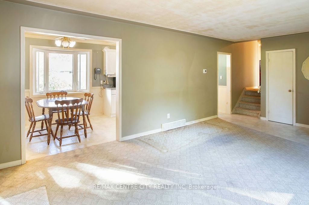 1478 Glengarry Avenue Property Photo 9