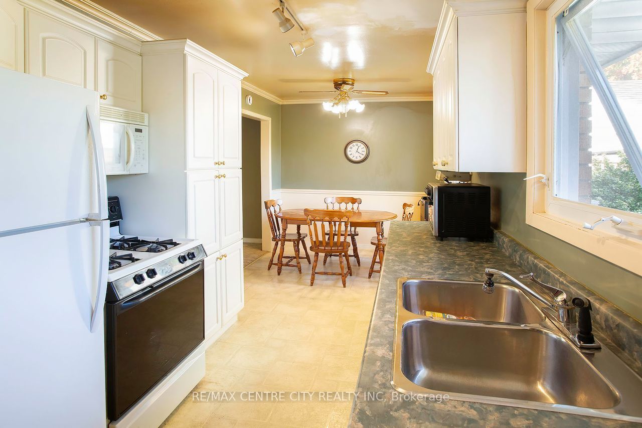 1478 Glengarry Avenue Property Photo 10