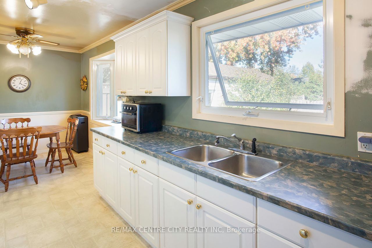 1478 Glengarry Avenue Property Photo 11